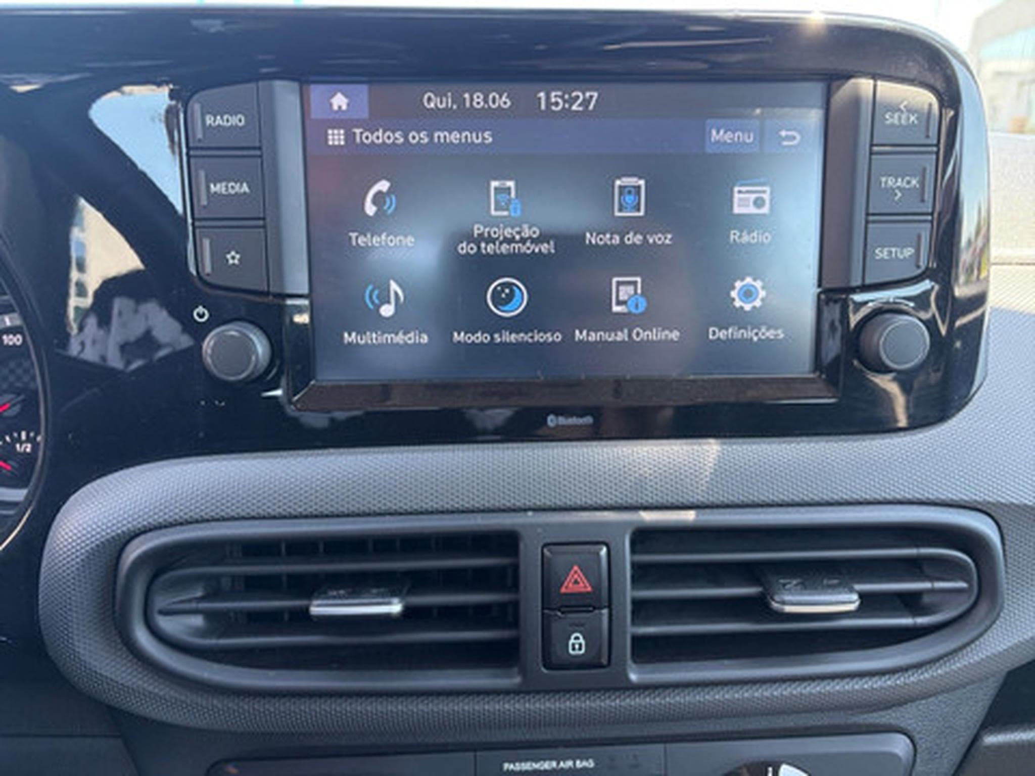 Hyundai i10 1.0 Twist AMT (2023) - Photo 3
