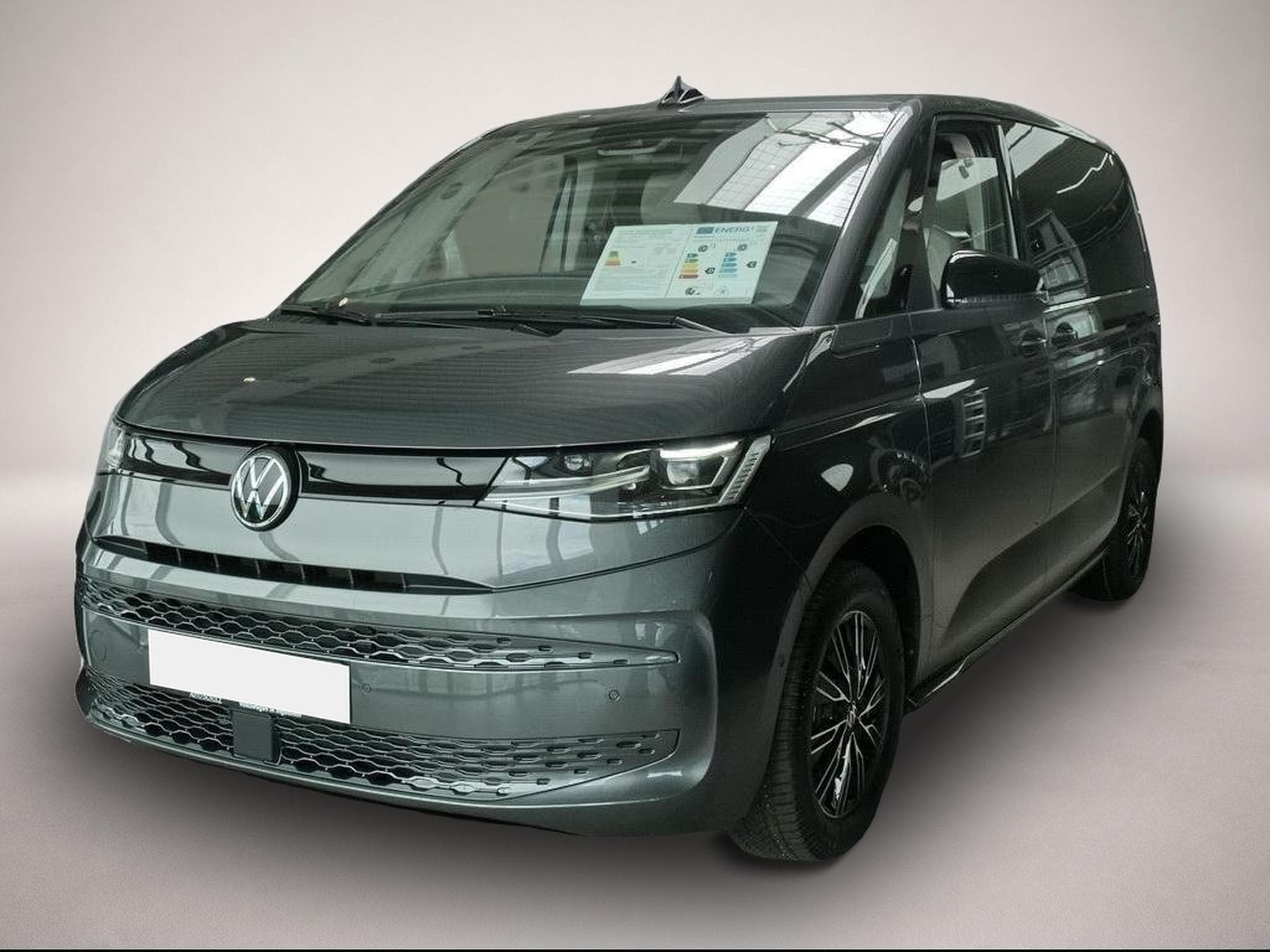 VW Multivan (2024) - Photo 1