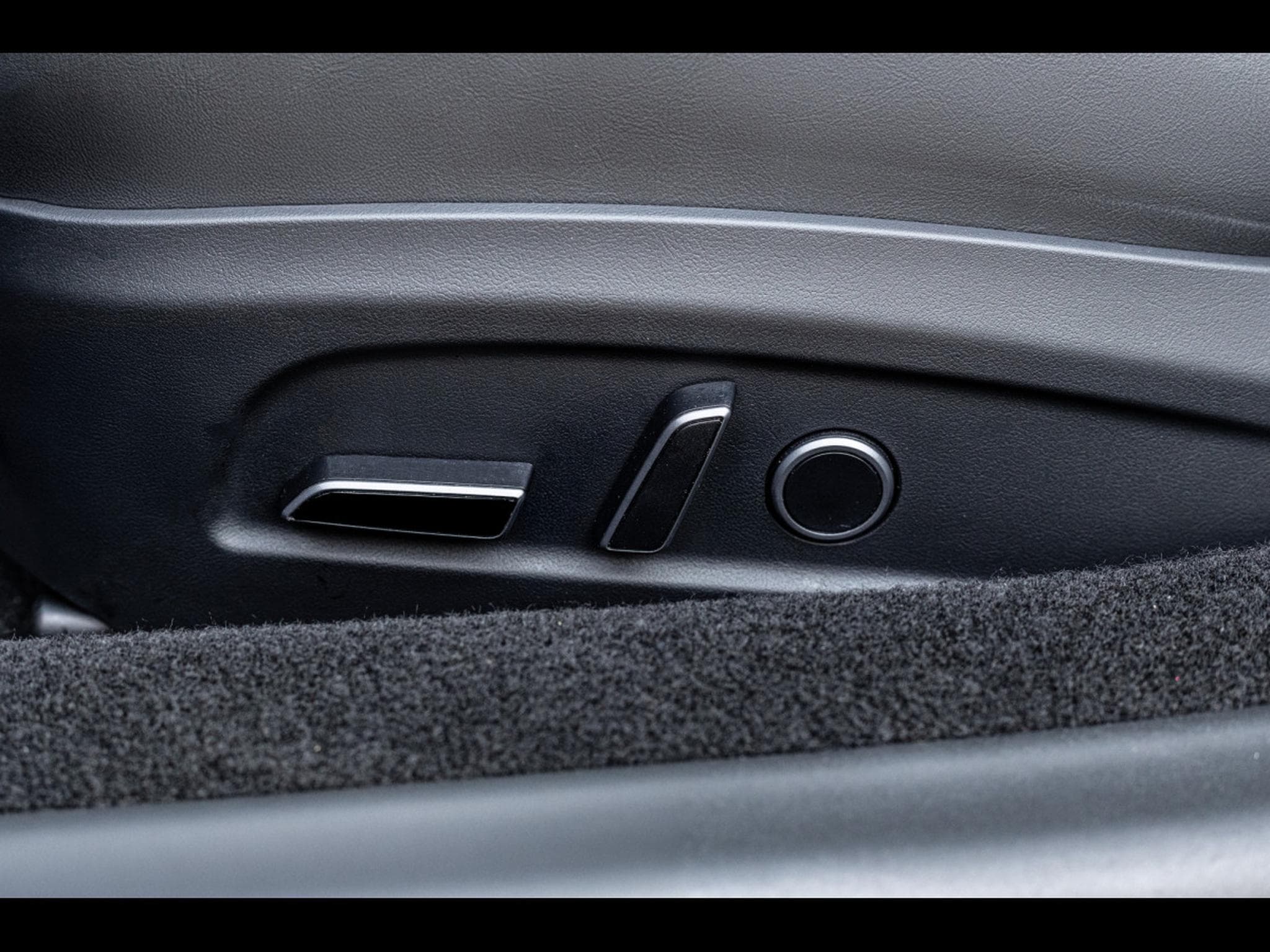 Tesla Model 3 HIGHLAND PREMIUM RWD - AUTOPILOT - BLACK (2025) - Foto 17