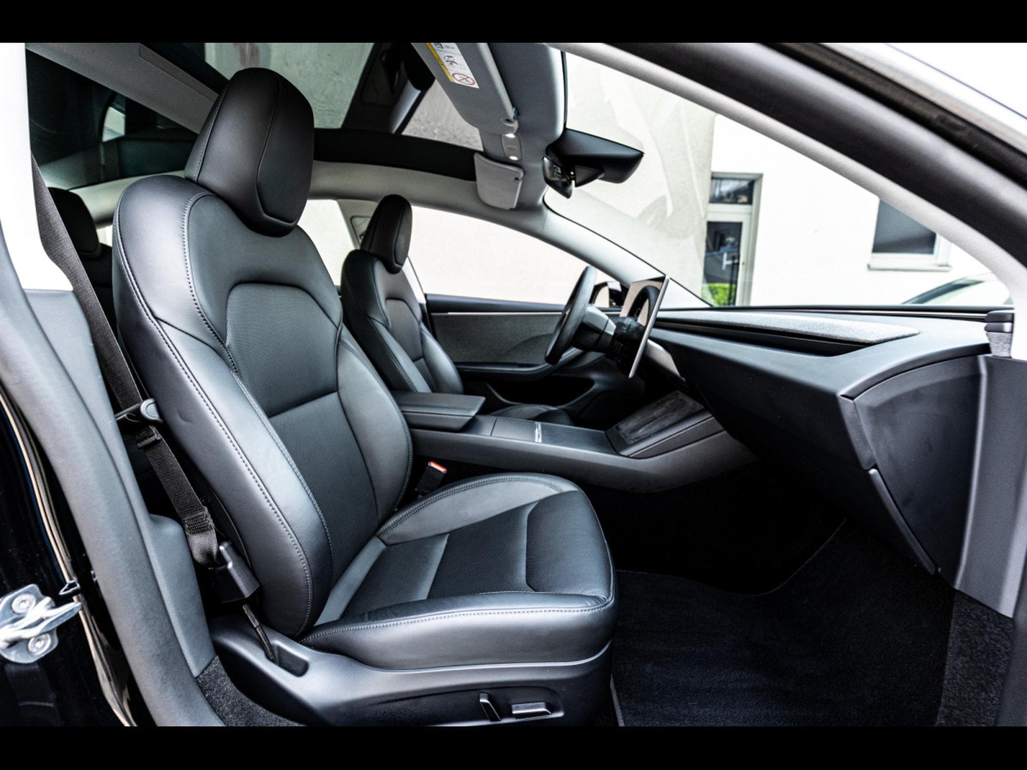 Tesla Model 3 HIGHLAND PREMIUM RWD - AUTOPILOT - BLACK (2025) - Foto 18