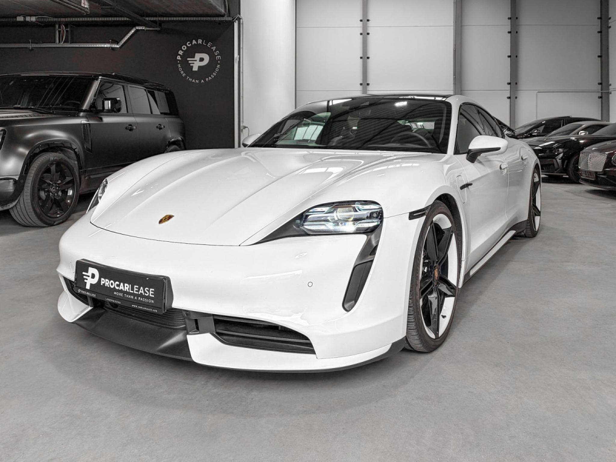 Porsche Taycan PORSCHE TAYCAN TURBO /APPROVED/ PURE WHITE | SPORT CHRONO | (2020) - Photo 1