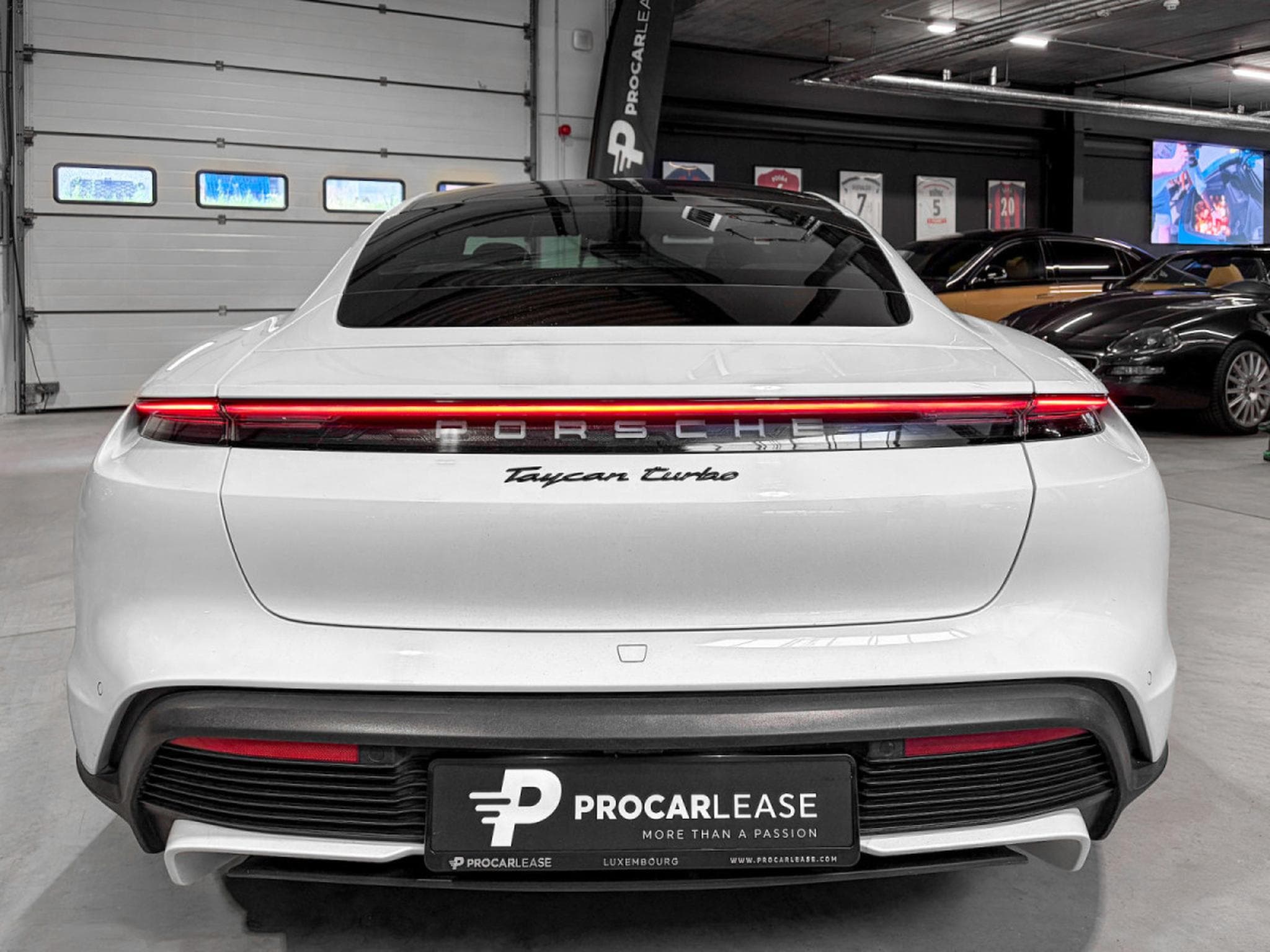 Porsche Taycan PORSCHE TAYCAN TURBO /APPROVED/ PURE WHITE | SPORT CHRONO | (2020) - Photo 12