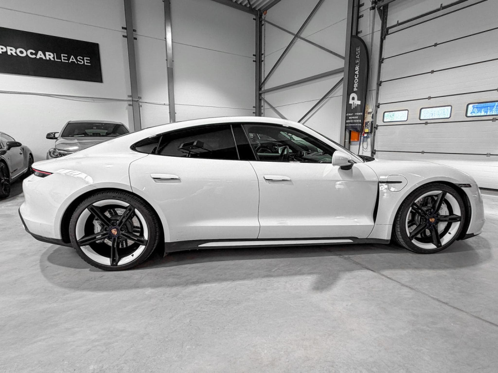 Porsche Taycan PORSCHE TAYCAN TURBO /APPROVED/ PURE WHITE | SPORT CHRONO | (2020) - Photo 13
