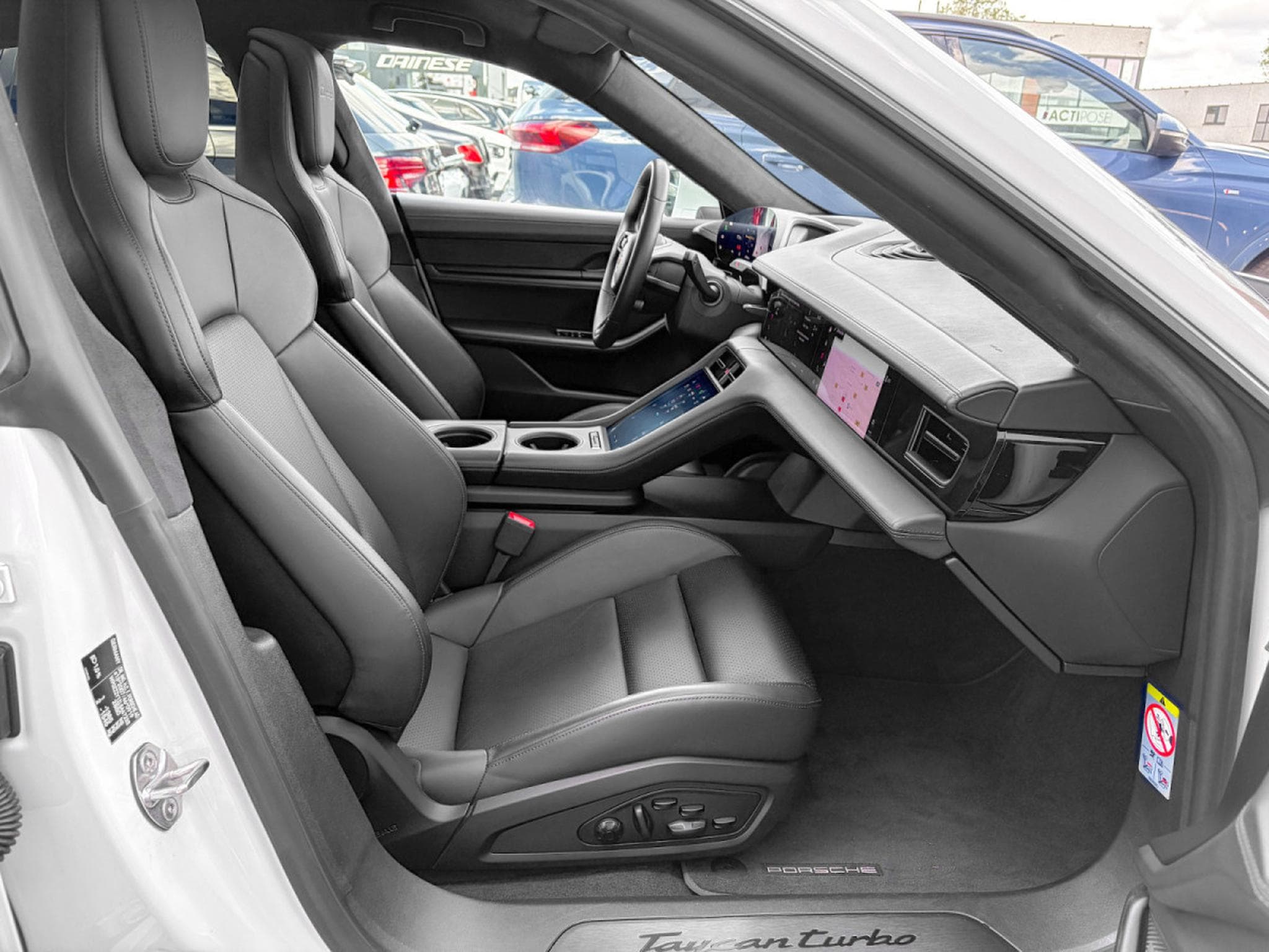 Porsche Taycan PORSCHE TAYCAN TURBO /APPROVED/ PURE WHITE | SPORT CHRONO | (2020) - Photo 18