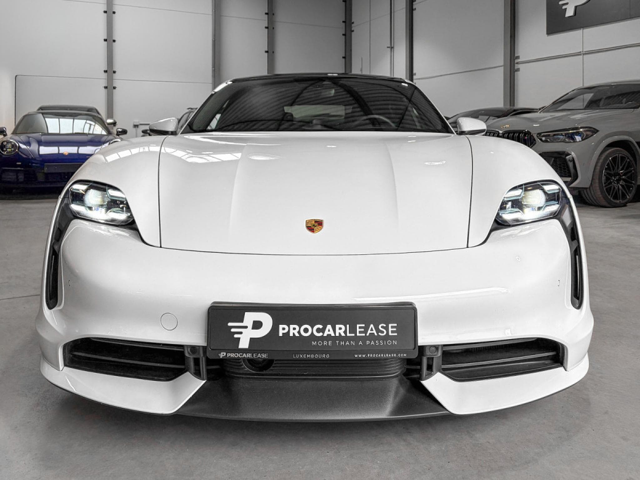 Porsche Taycan PORSCHE TAYCAN TURBO /APPROVED/ PURE WHITE | SPORT CHRONO | (2020) - Photo 3