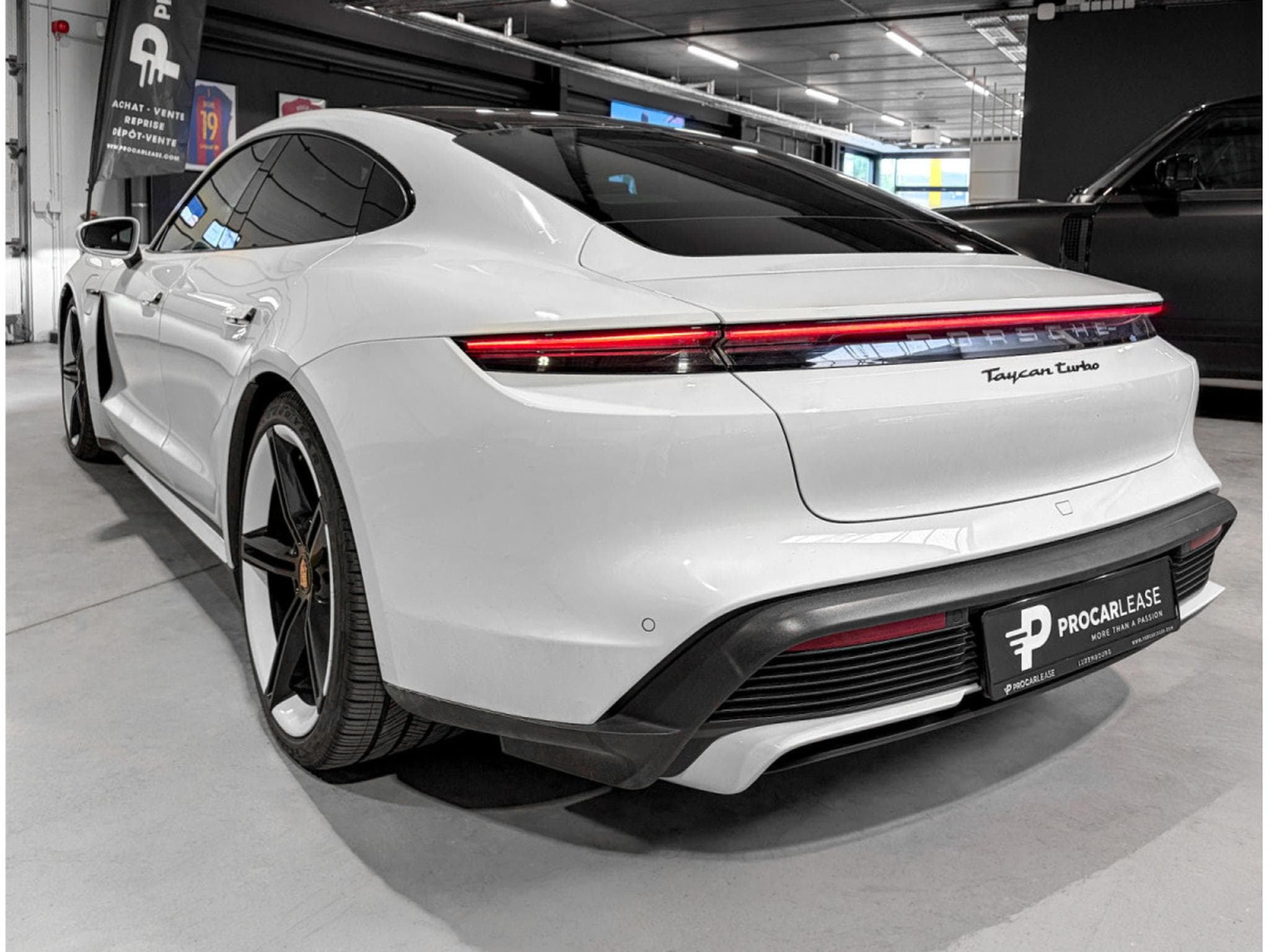 Porsche Taycan PORSCHE TAYCAN TURBO /APPROVED/ PURE WHITE | SPORT CHRONO | (2020) - Photo 9