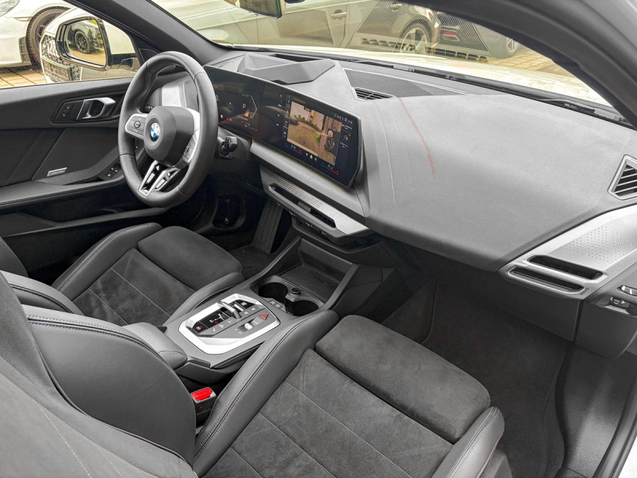 BMW 120 120 i Limousine 120 M Sport/Mild Hybride (2025) - Photo 13