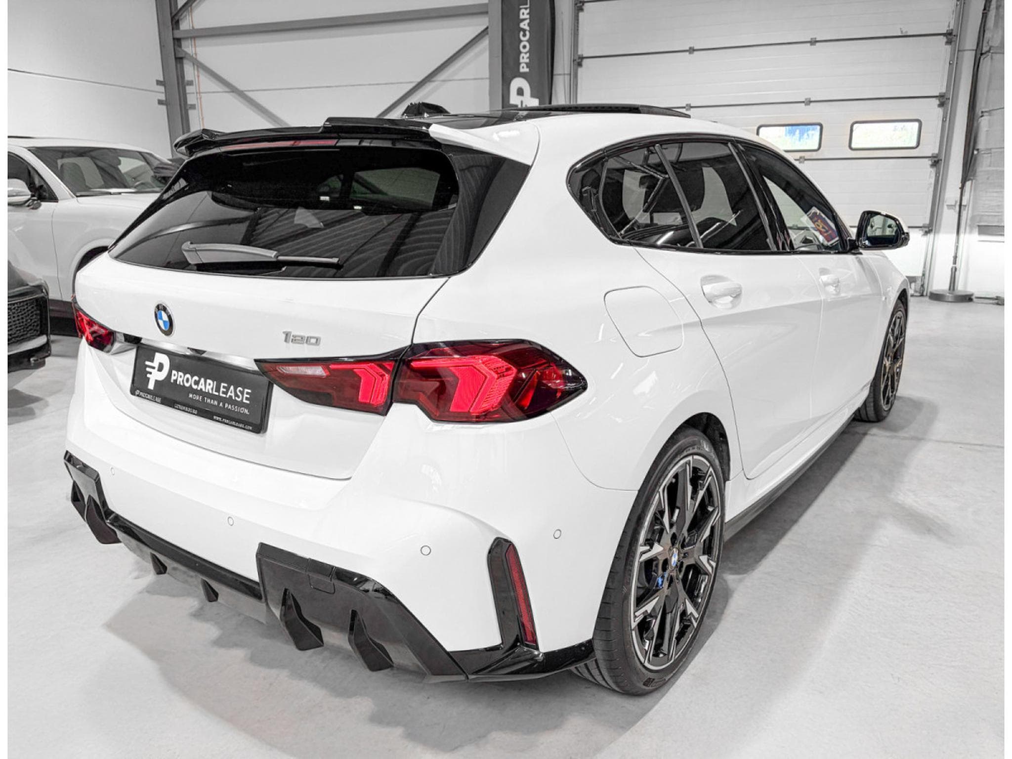 BMW 120 120 i Limousine 120 M Sport/Mild Hybride (2025) - Photo 16