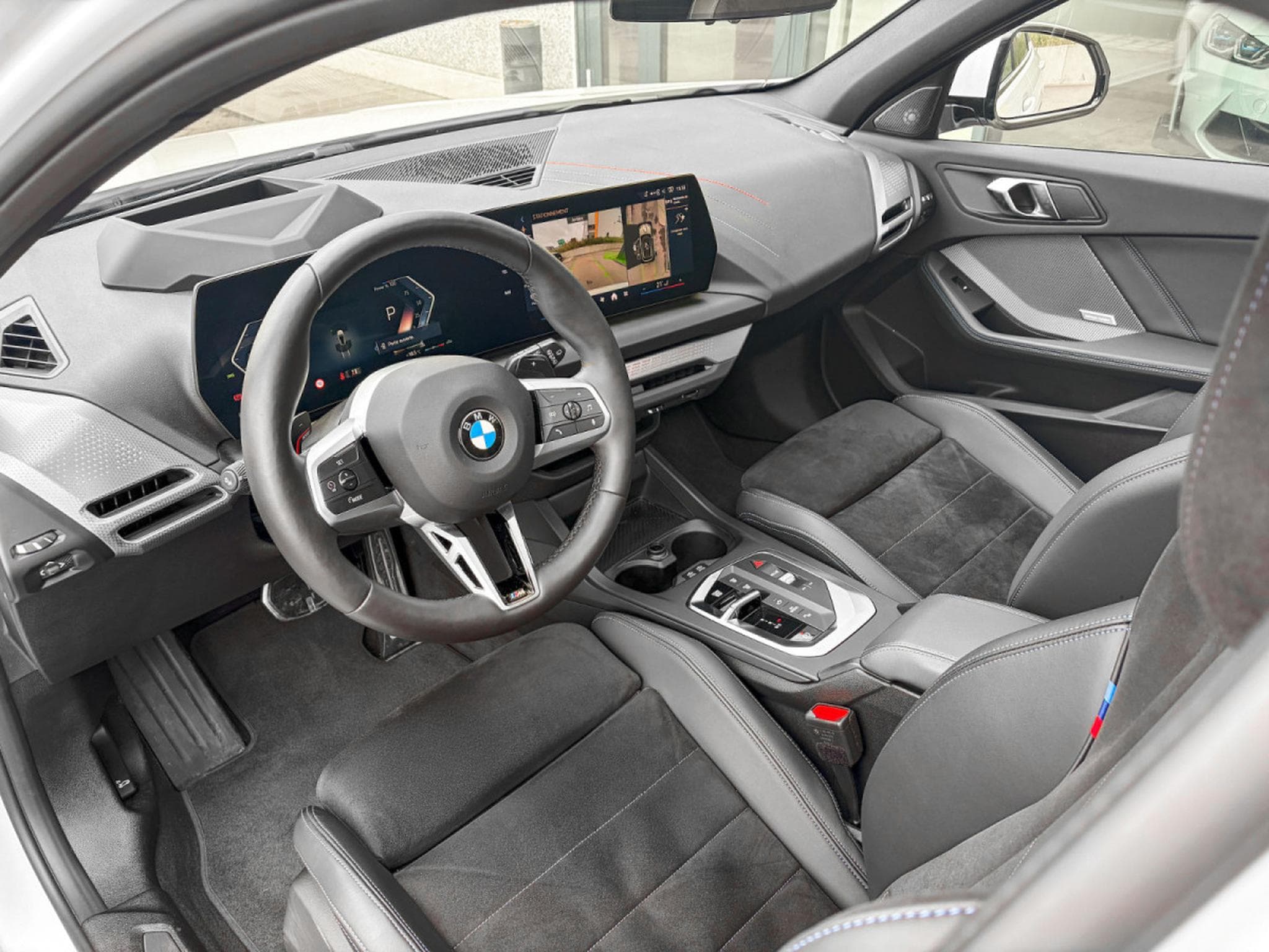 BMW 120 120 i Limousine 120 M Sport/Mild Hybride (2025) - Photo 2