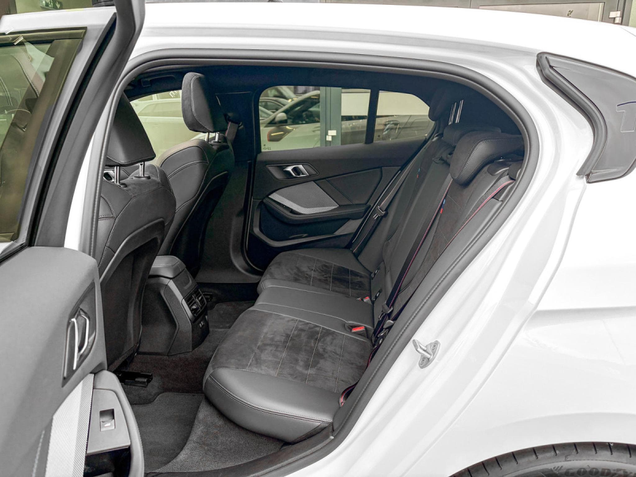 BMW 120 120 i Limousine 120 M Sport/Mild Hybride (2025) - Photo 6
