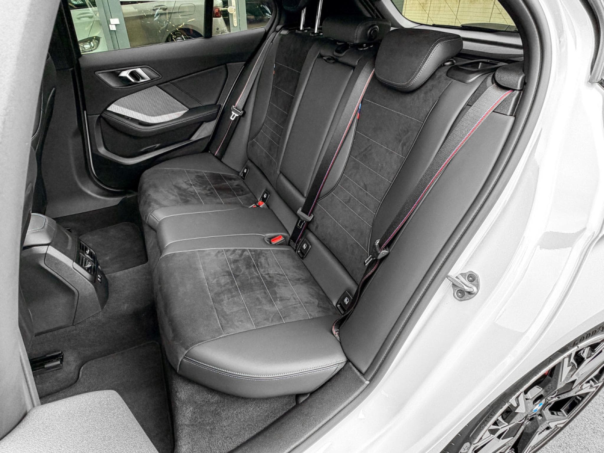 BMW 120 120 i Limousine 120 M Sport/Mild Hybride (2025) - Photo 8