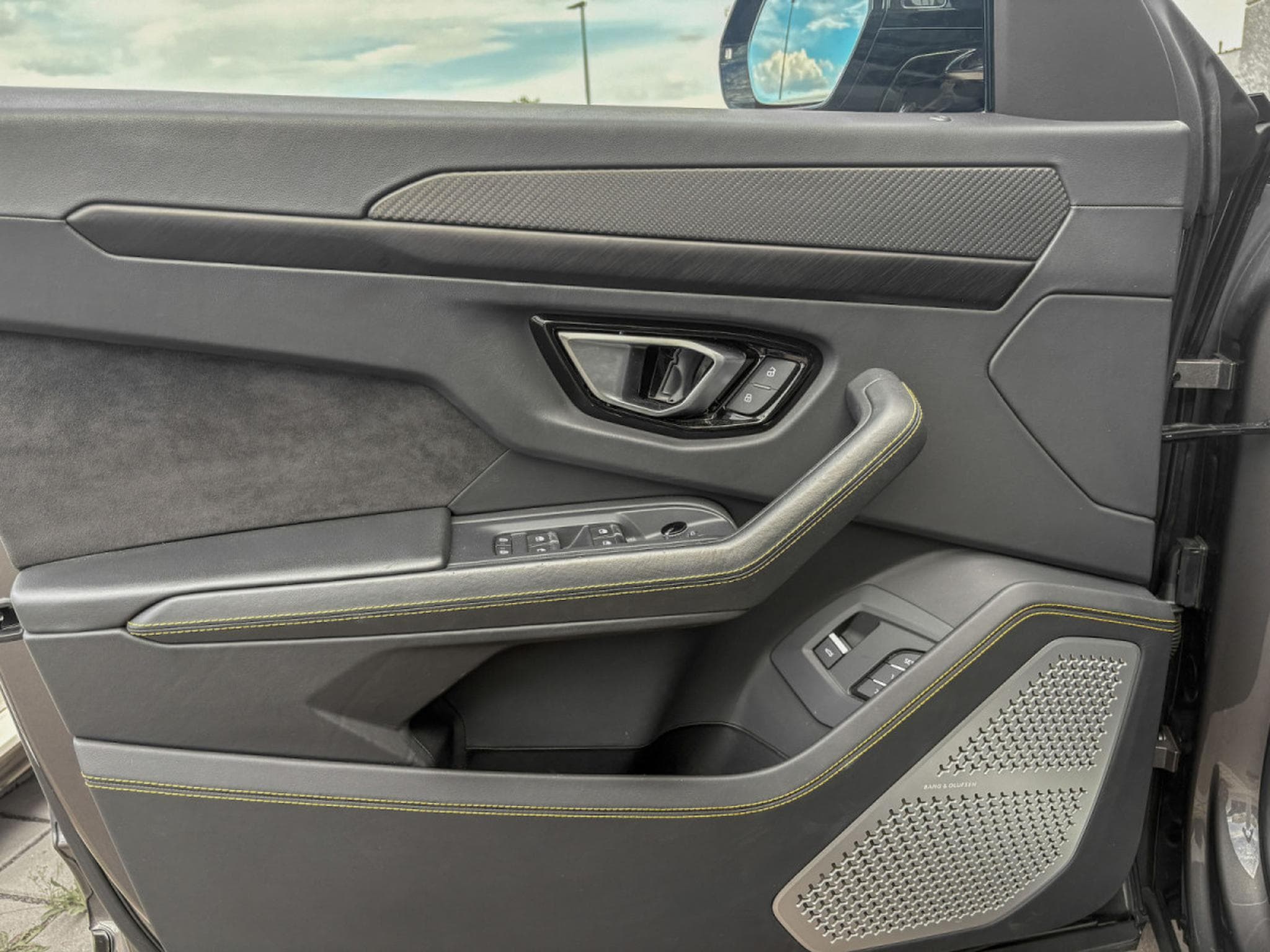 Lamborghini Urus URUS S | Bang & Olufsen 3D | Carbone | 23" (2023) - Photo 22
