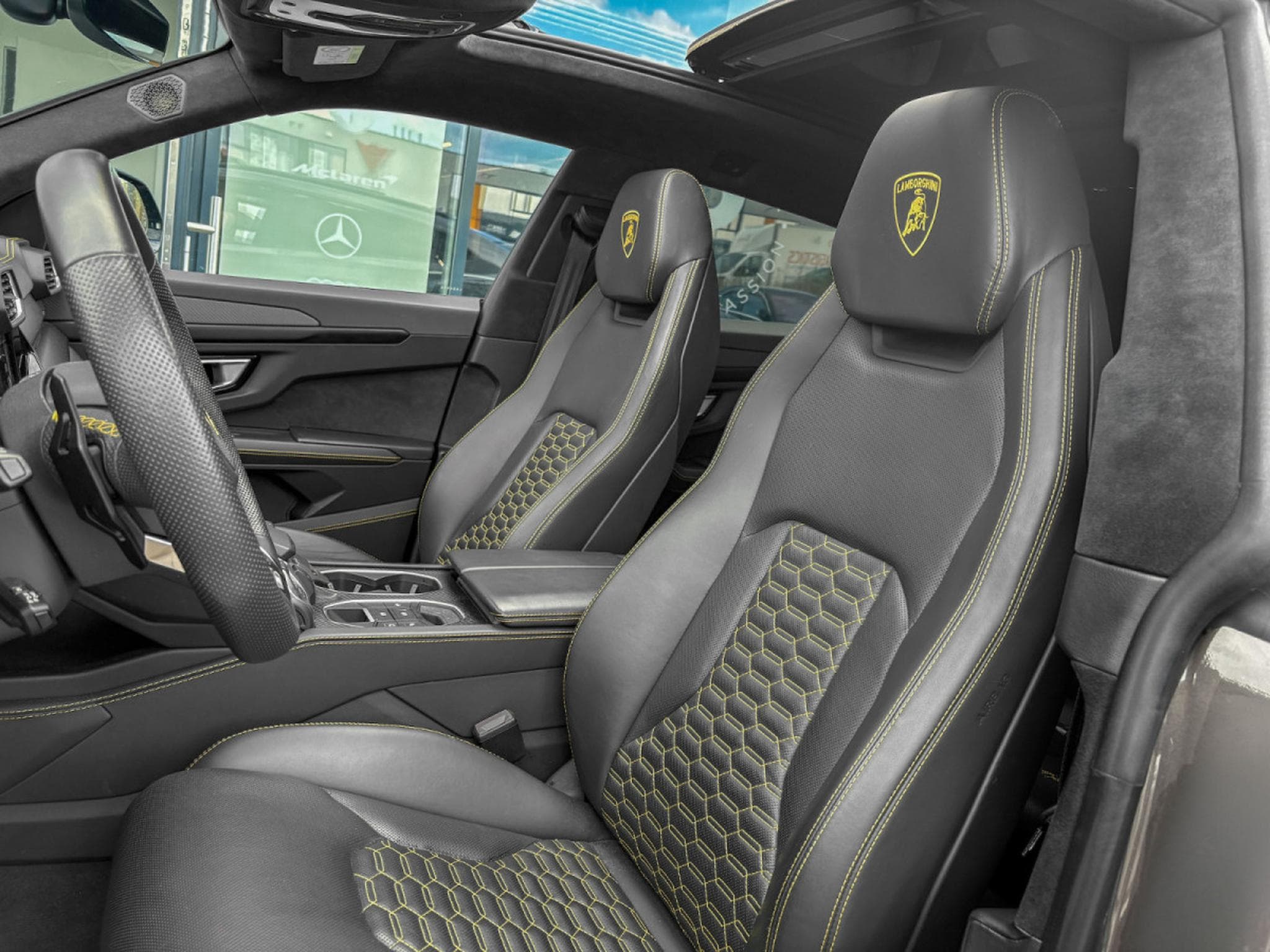Lamborghini Urus URUS S | Bang & Olufsen 3D | Carbone | 23" (2023) - Photo 6