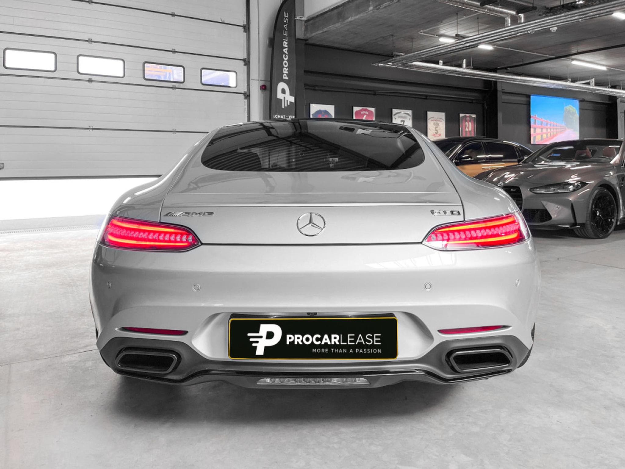 Mercedes AMG GT S AMG RIDE CONTROL° AMG 19° BURMESTER° (2016) - Photo 11