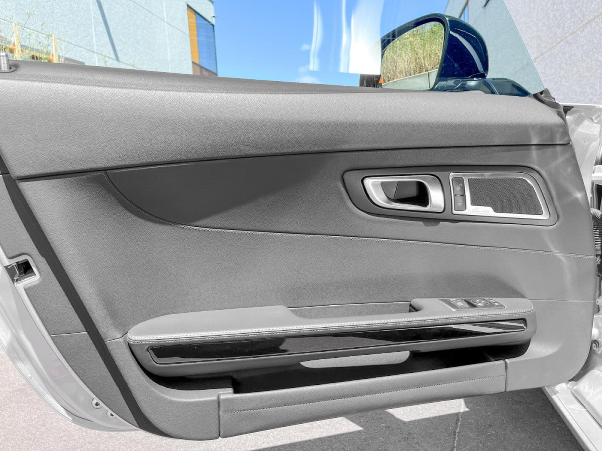 Mercedes AMG GT S AMG RIDE CONTROL° AMG 19° BURMESTER° (2016) - Photo 21