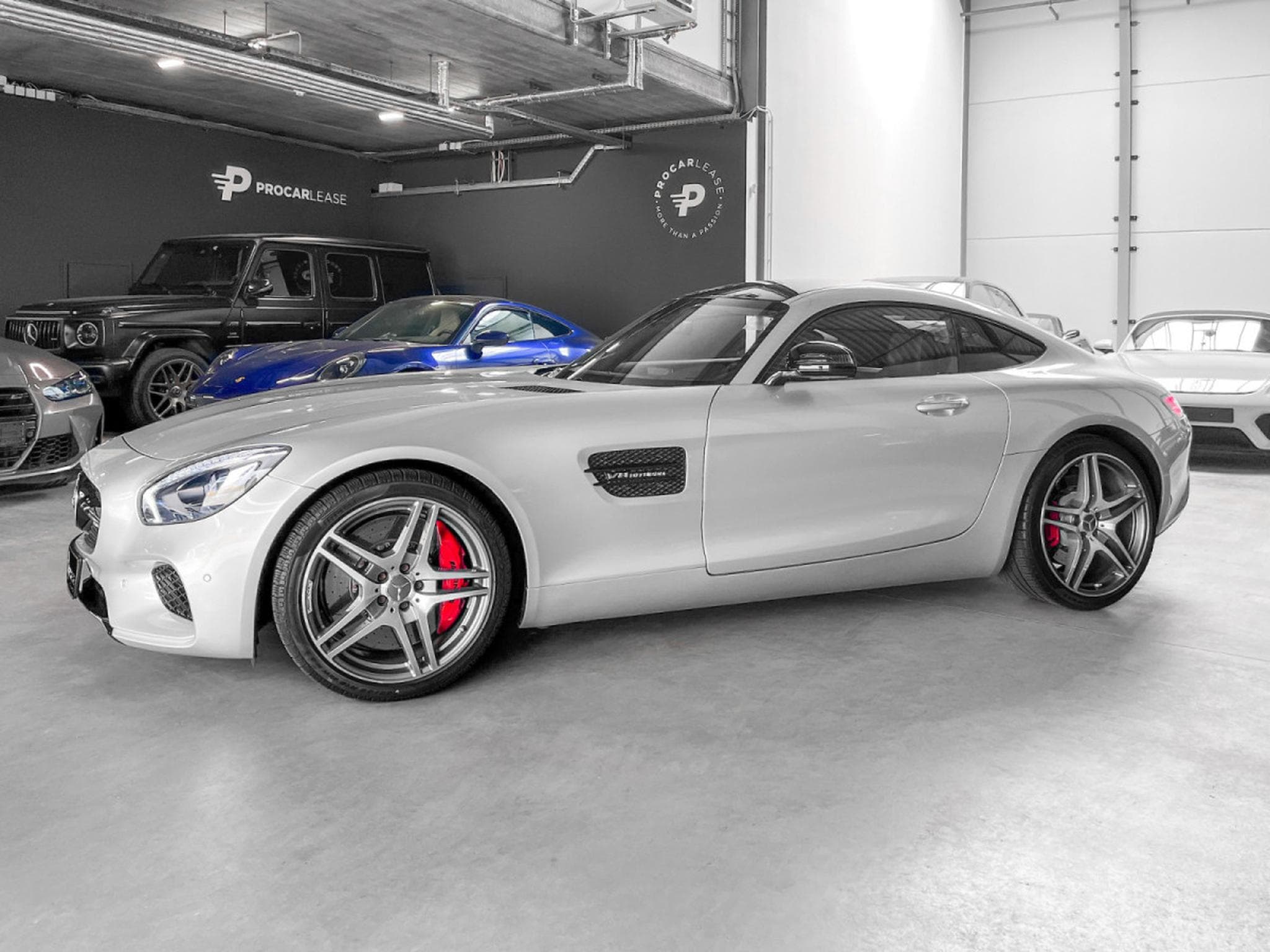 Mercedes AMG GT S AMG RIDE CONTROL° AMG 19° BURMESTER° (2016) - Photo 5