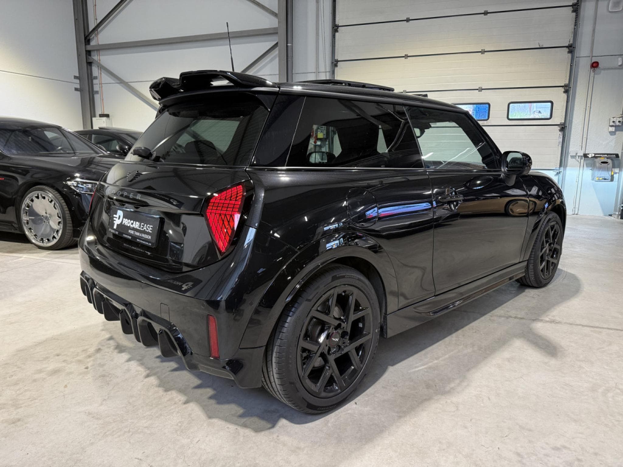 Mini Cooper Cooper C/John Cooper Works/17/HEADUP/PANORAMA/YOURS/VOLL (2024) - Photo 11