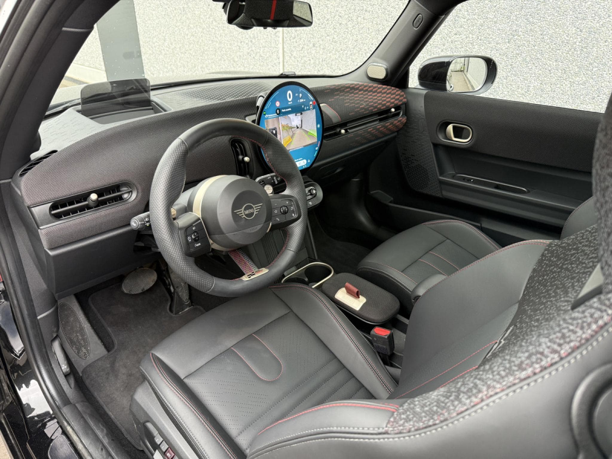 Mini Cooper Cooper C/John Cooper Works/17/HEADUP/PANORAMA/YOURS/VOLL (2024) - Photo 3