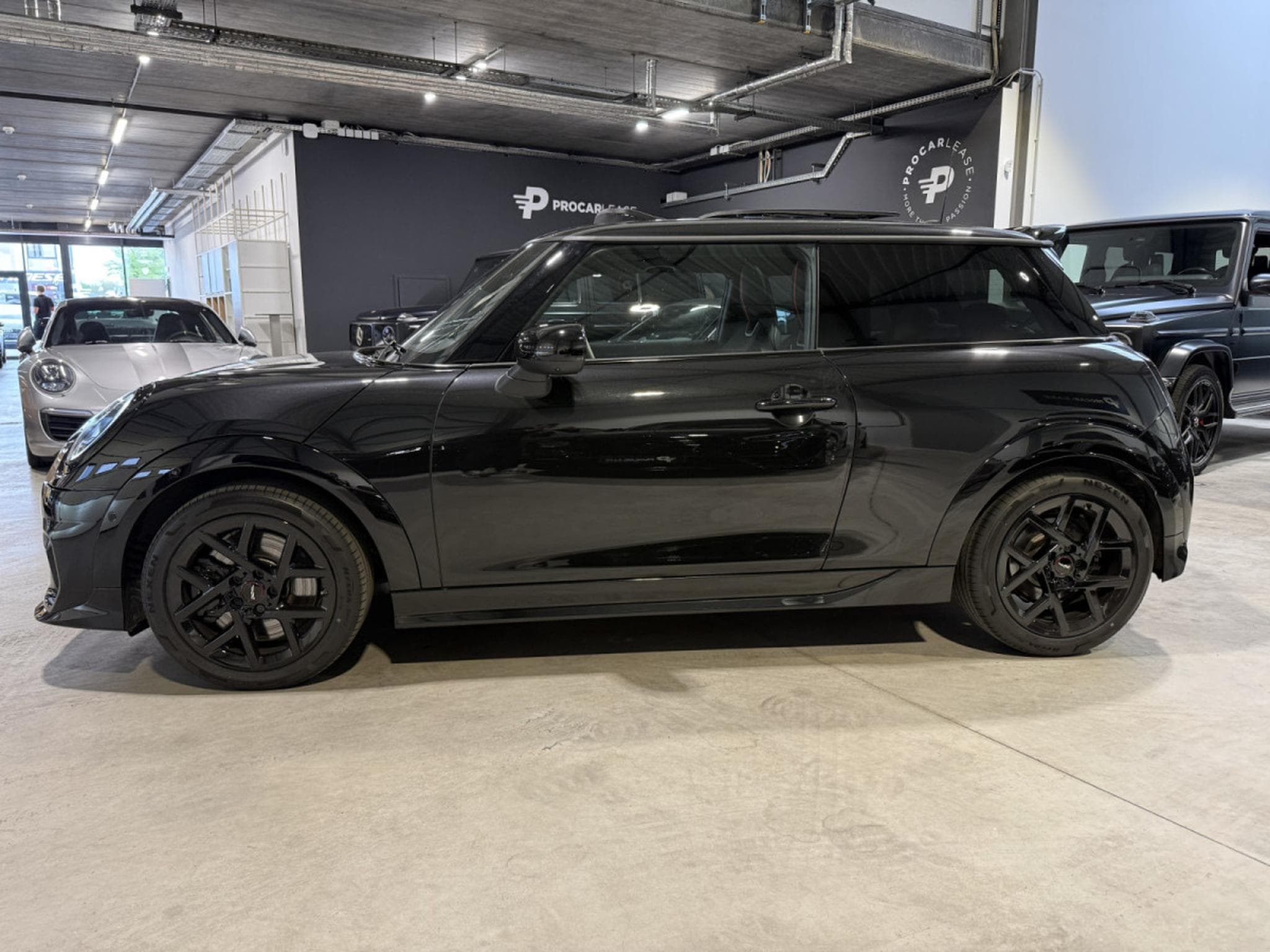 Mini Cooper Cooper C/John Cooper Works/17/HEADUP/PANORAMA/YOURS/VOLL (2024) - Photo 6