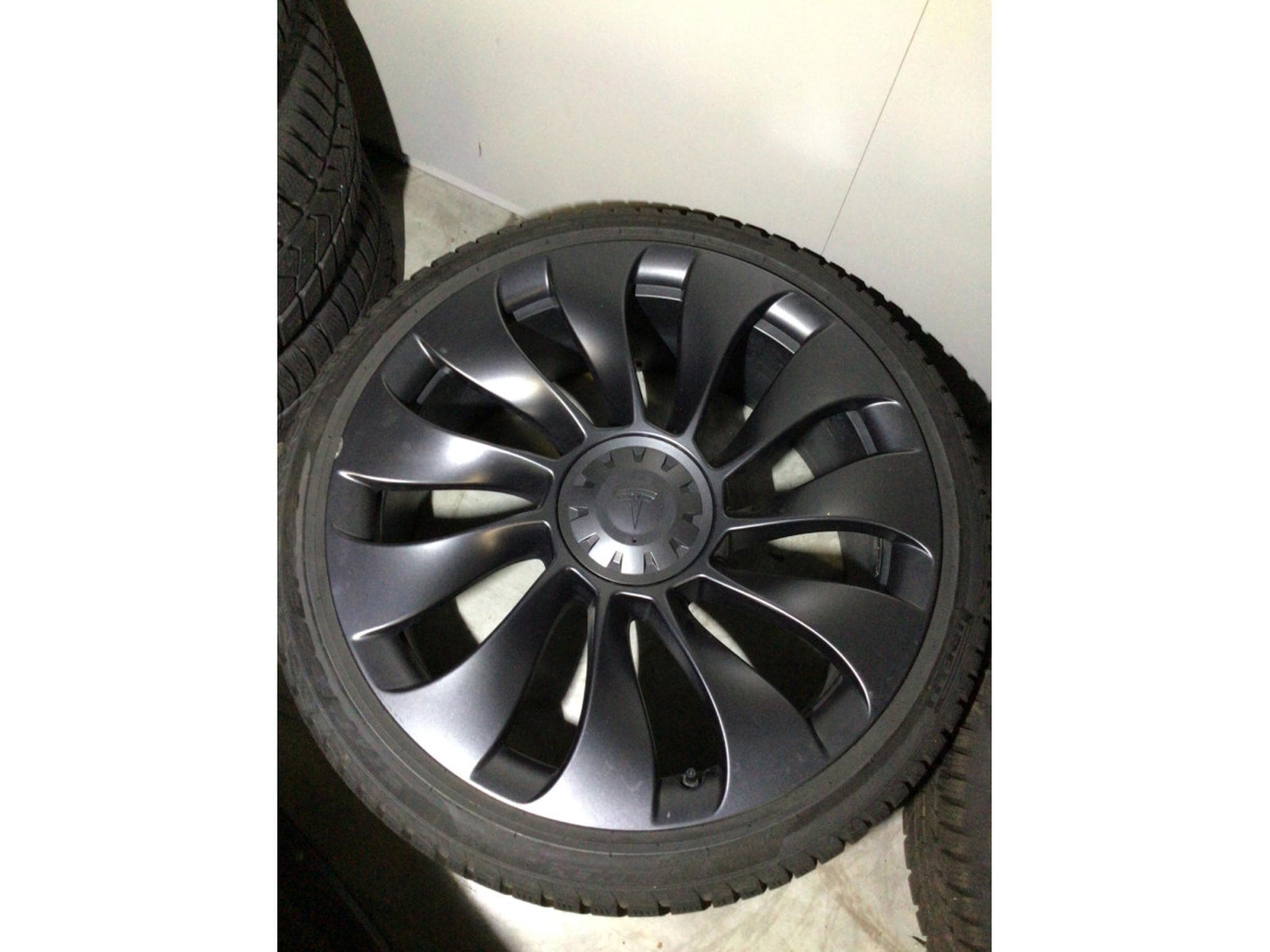 Jantes alu + Pneus h – 21" - Photo 1