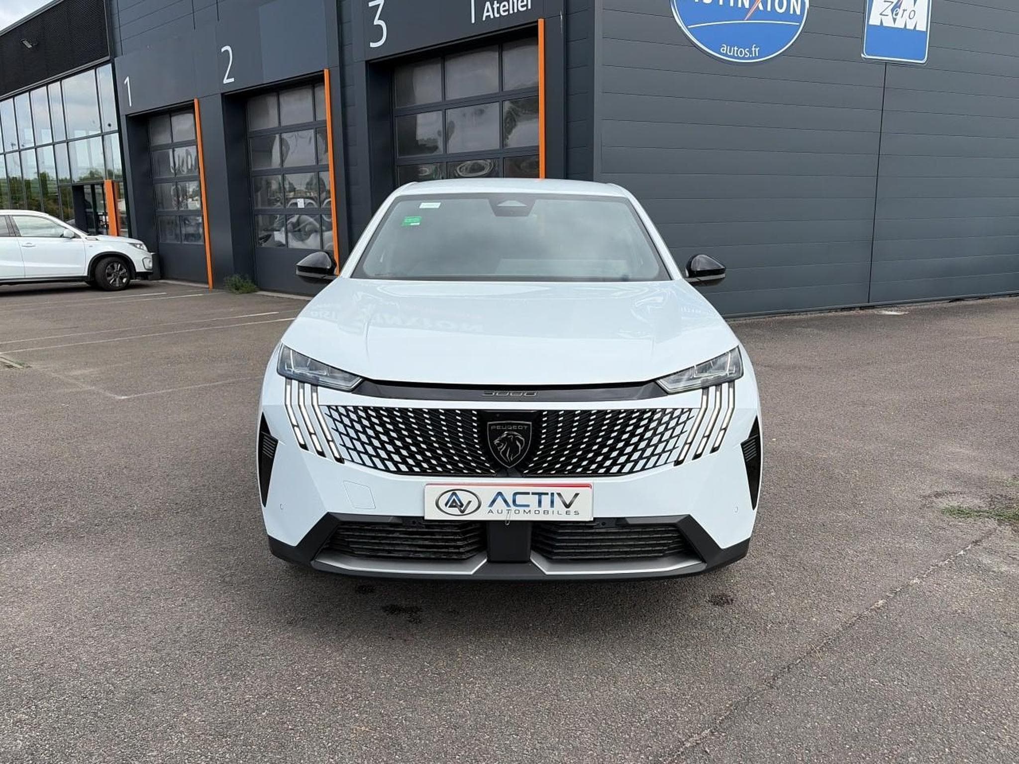 Peugeot 3008 1.2 HYBRID 145 ALLURE E-DCS6 (2025) - Photo 2