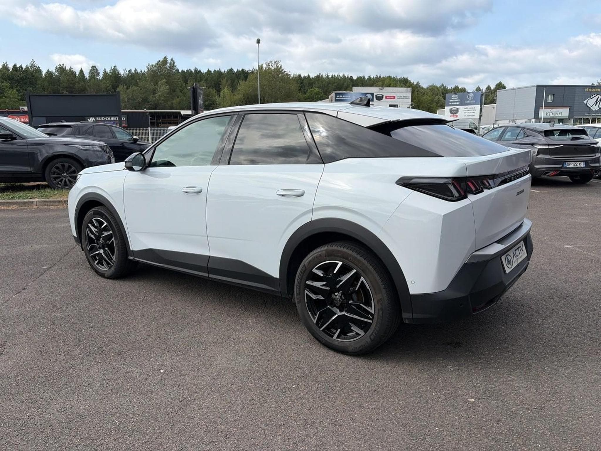 Peugeot 3008 1.2 HYBRID 145 ALLURE E-DCS6 (2025) - Photo 7
