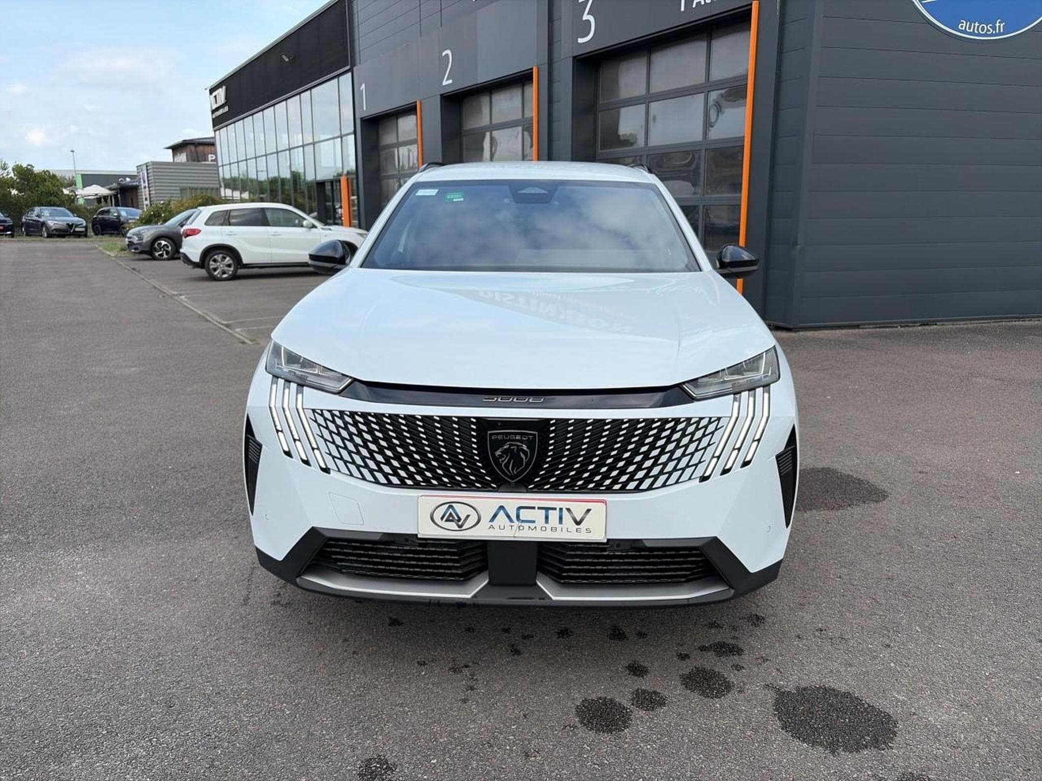 Peugeot 5008 HYBRID 145 ALLURE E-DCS6 (2025) - Photo 2