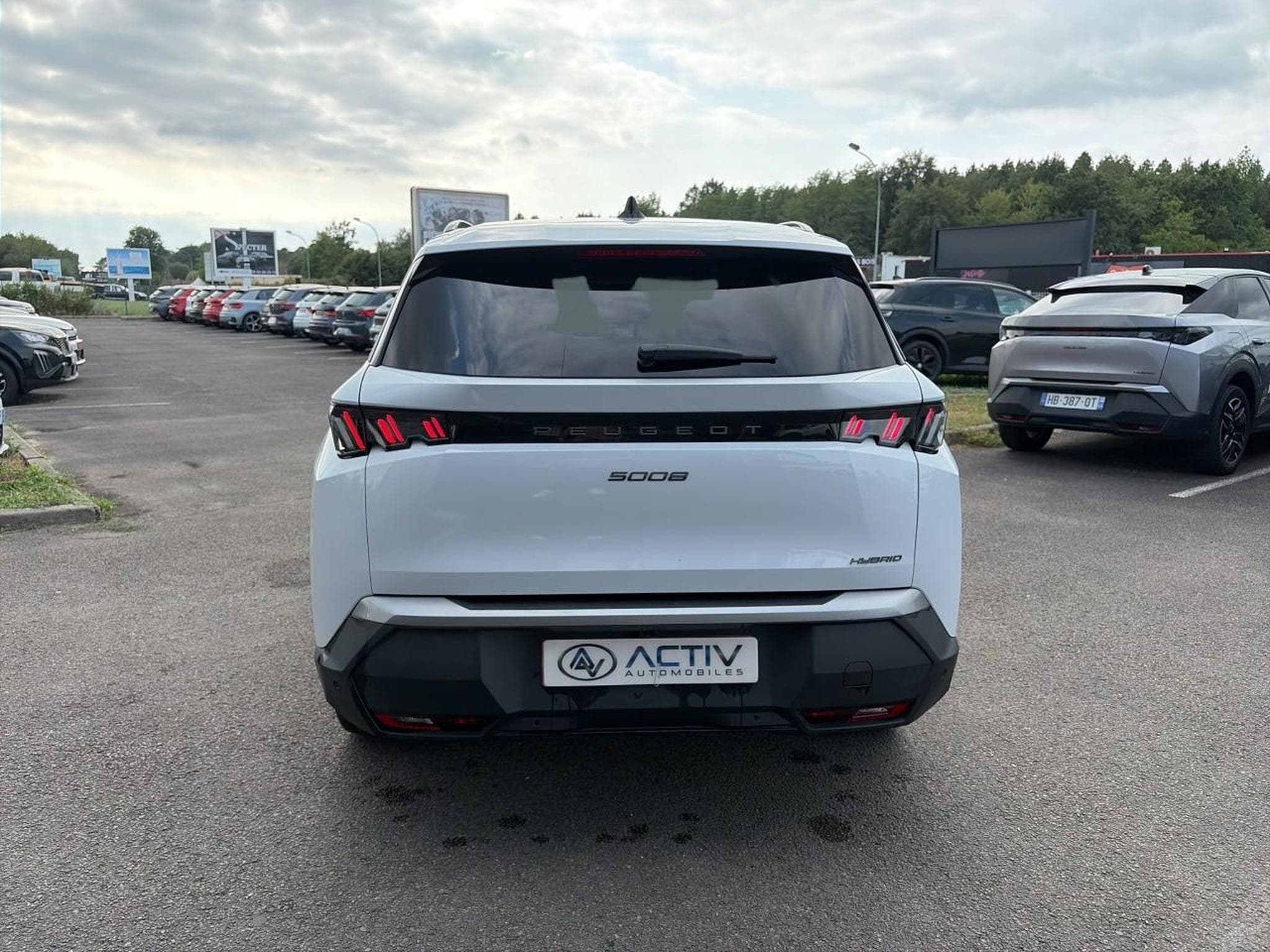 Peugeot 5008 HYBRID 145 ALLURE E-DCS6 (2025) - Photo 6