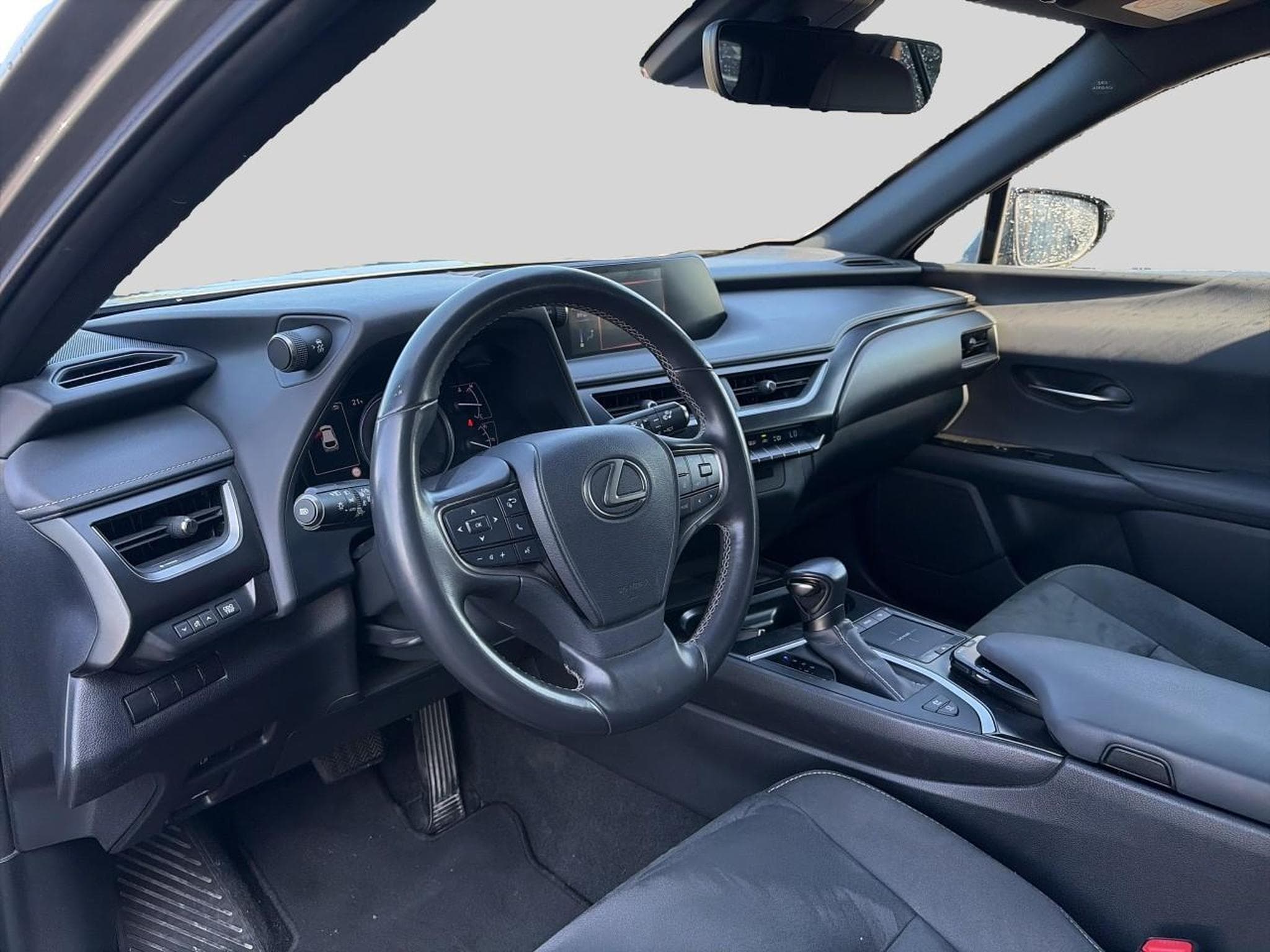 Lexus UX 250H 2WD EXECUTIVE (2021) - Photo 11