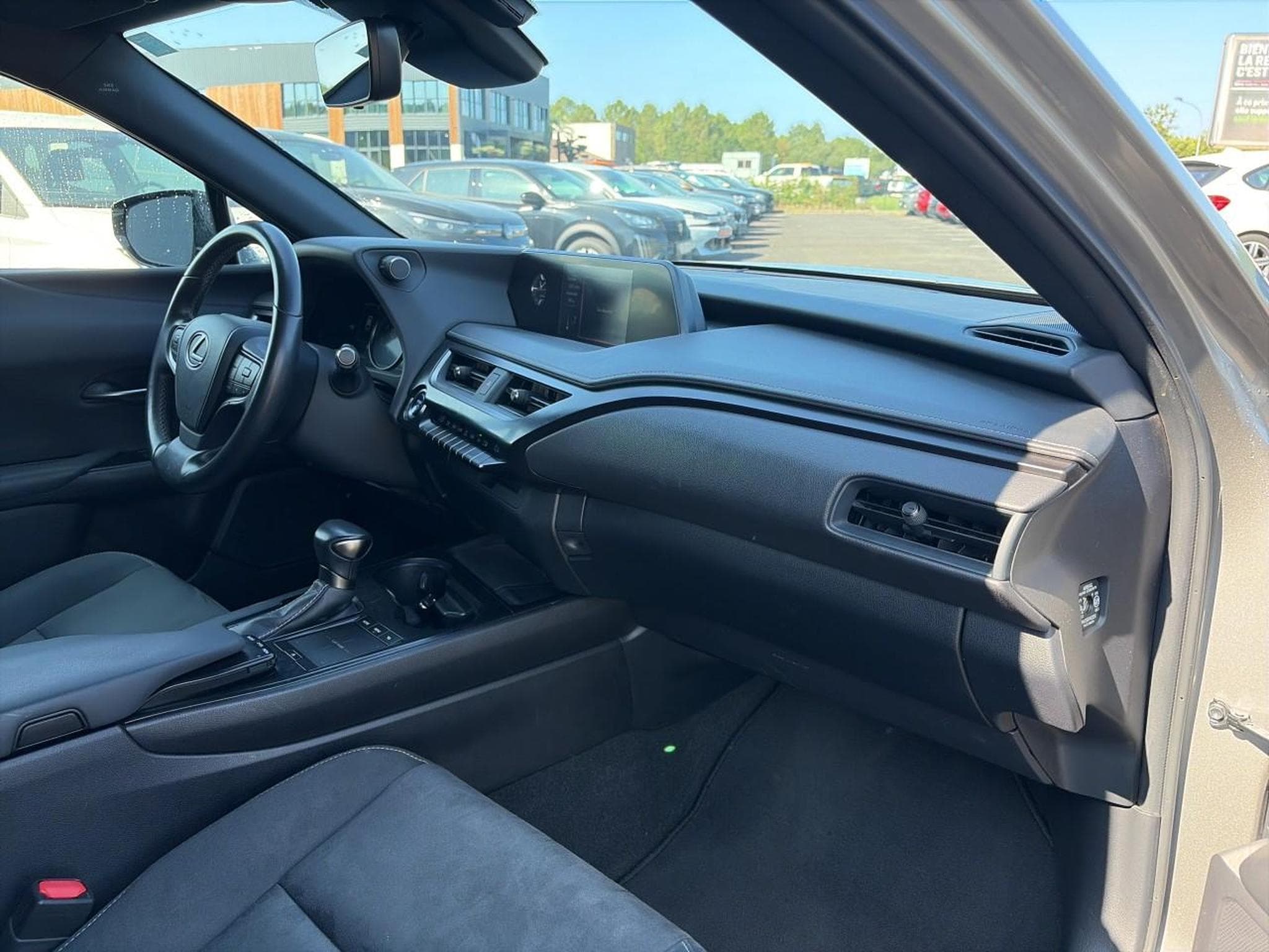 Lexus UX 250H 2WD EXECUTIVE (2021) - Photo 13