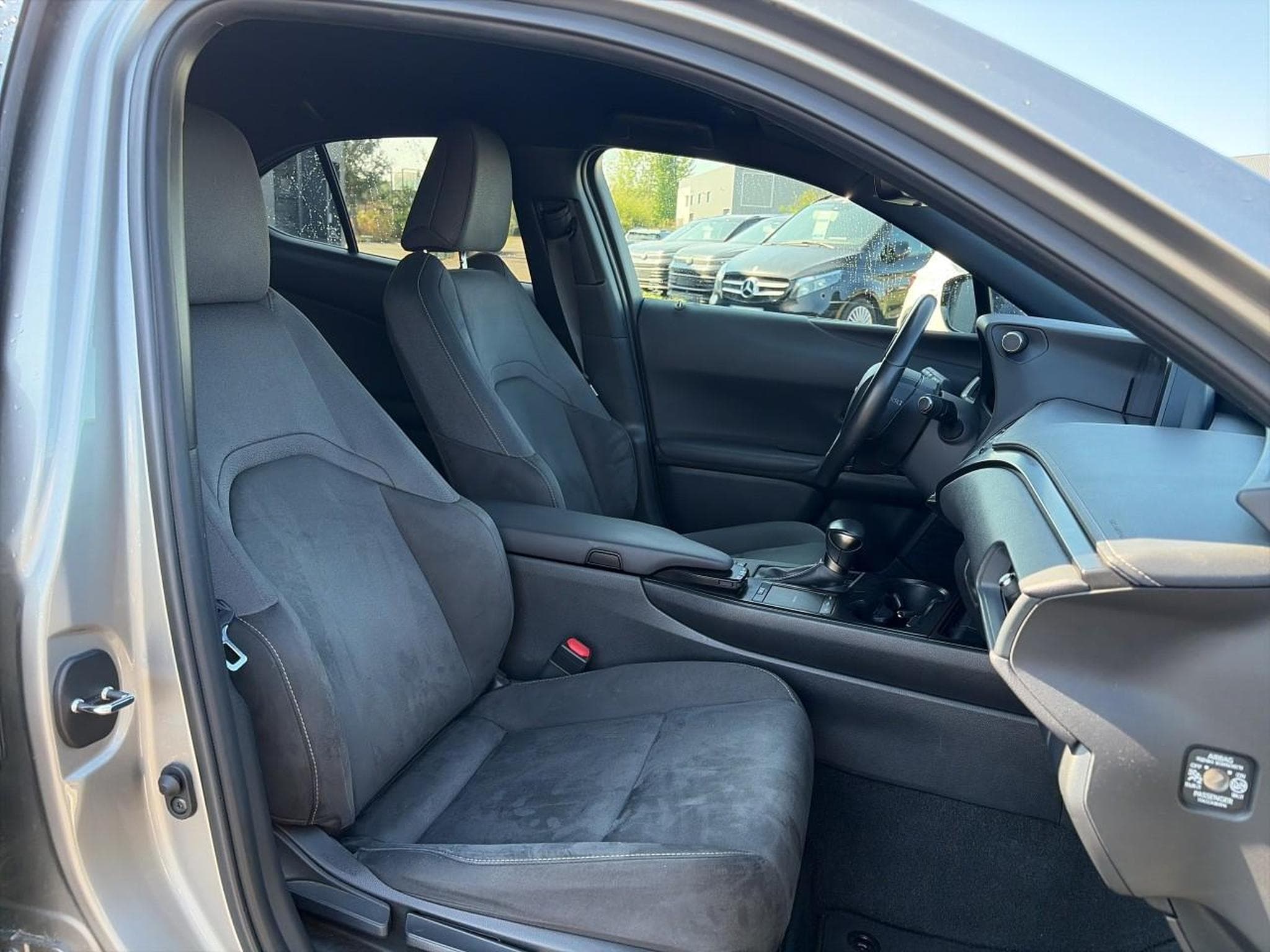 Lexus UX 250H 2WD EXECUTIVE (2021) - Photo 14