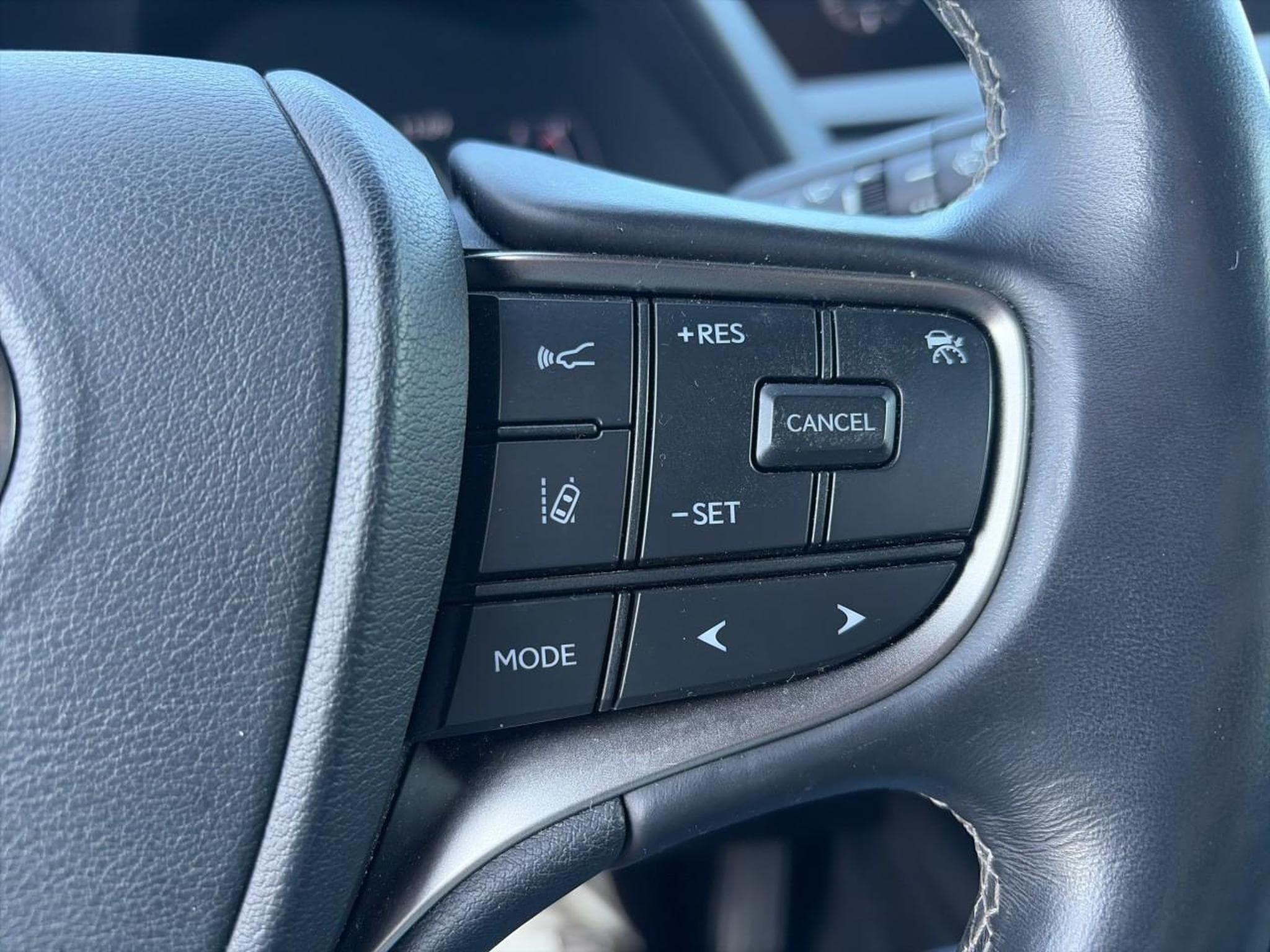 Lexus UX 250H 2WD EXECUTIVE (2021) - Photo 20