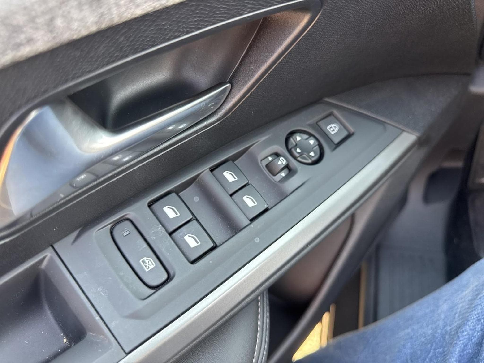 Peugeot 3008 1.2 HYBRID 145 ALLURE E-DCS6 (2025) - Photo 10