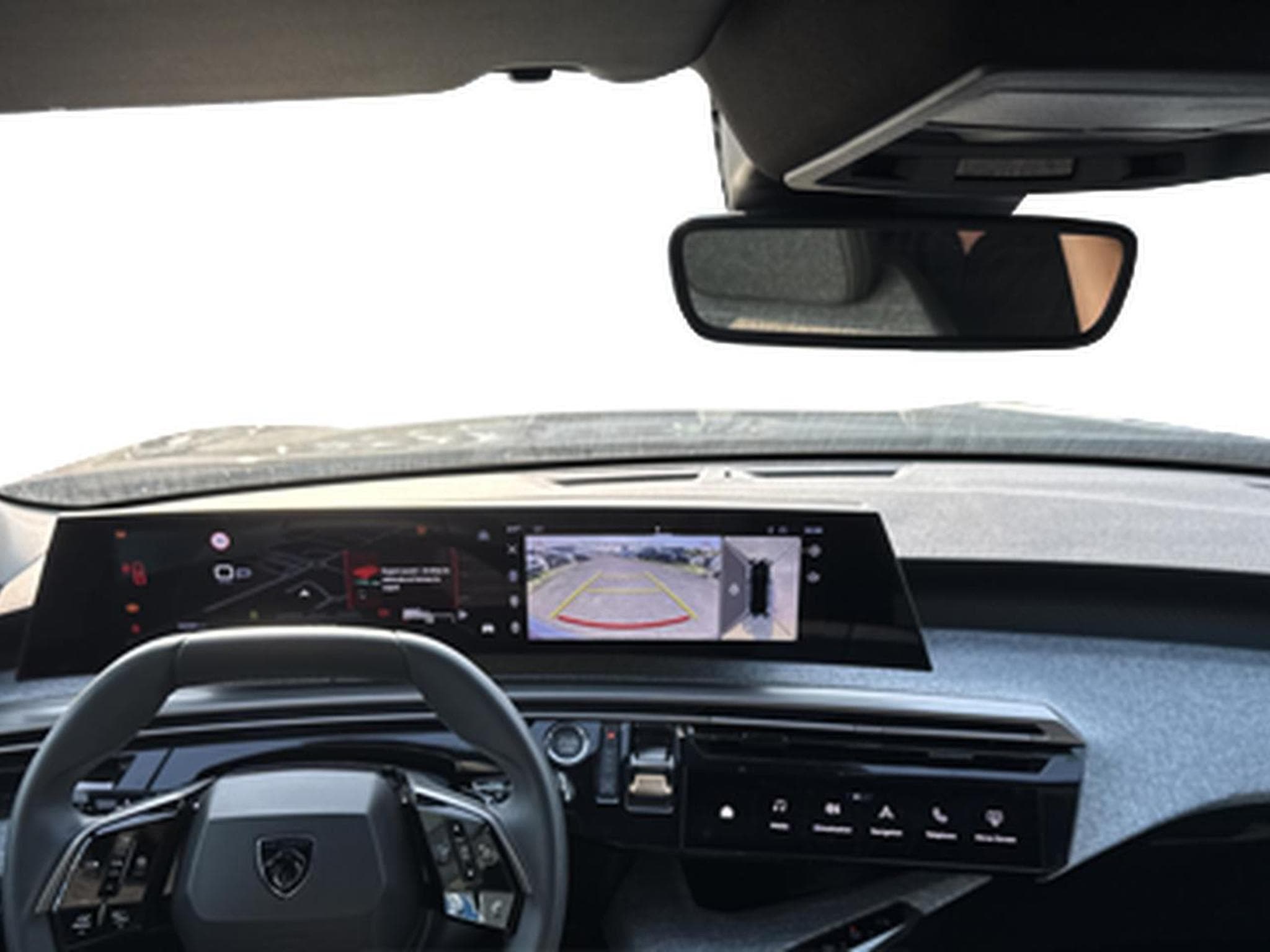 Peugeot 3008 1.2 HYBRID 145 ALLURE E-DCS6 (2025) - Photo 15