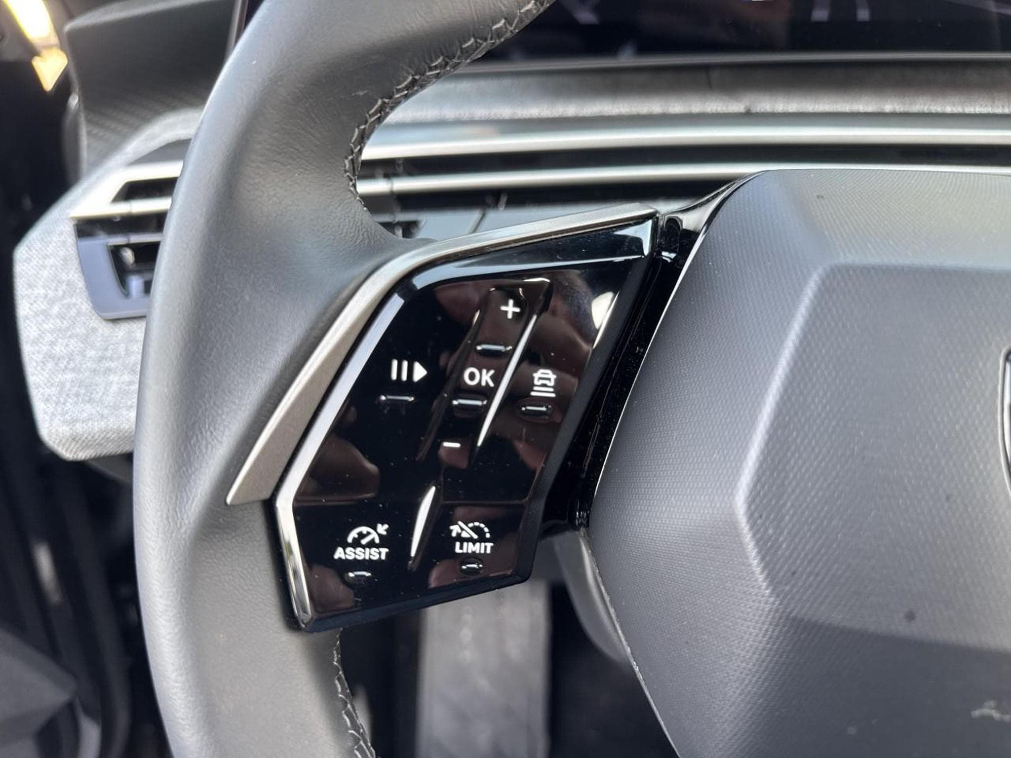 Peugeot 3008 1.2 HYBRID 145 ALLURE E-DCS6 (2025) - Photo 16