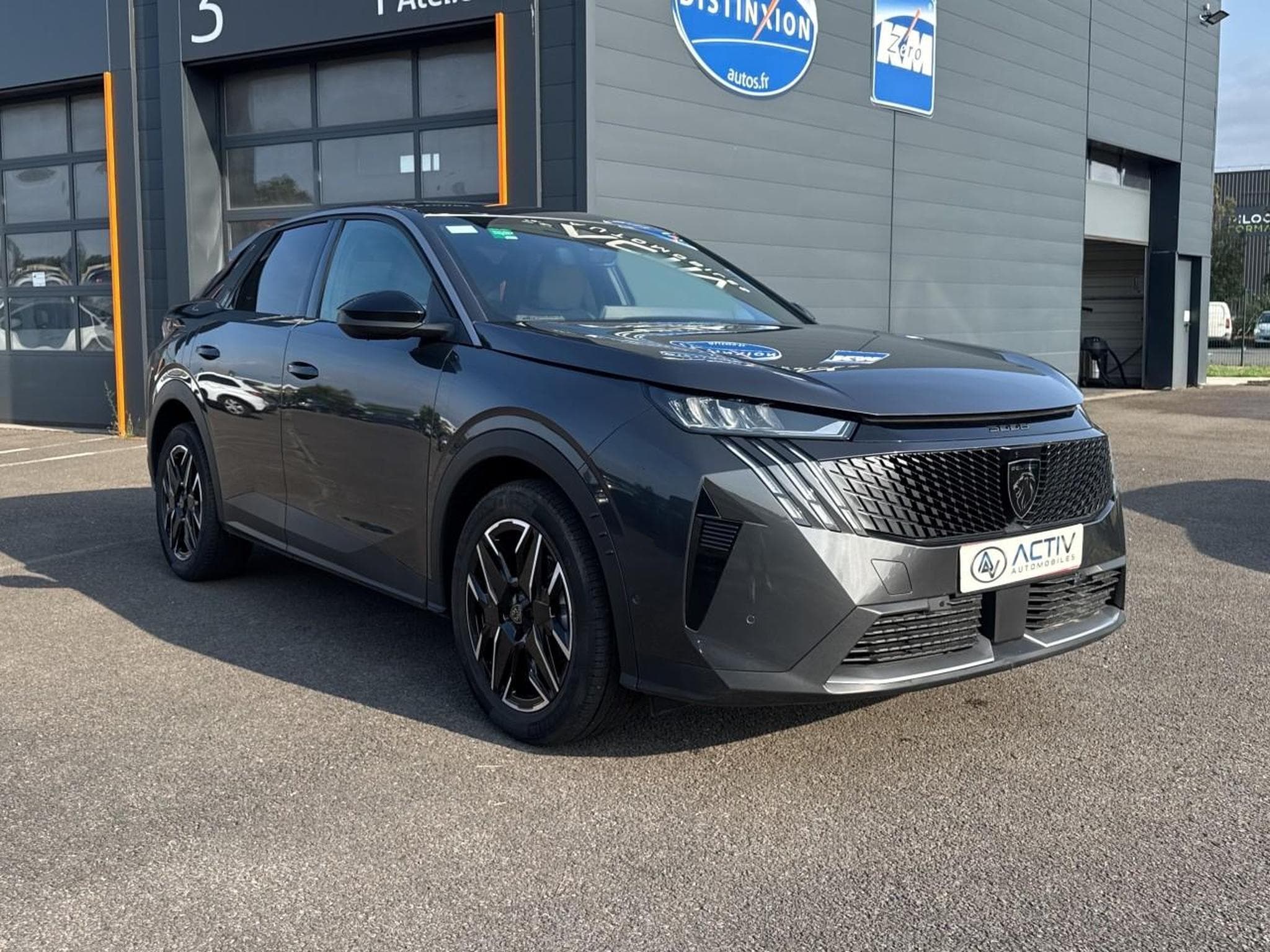 Peugeot 3008 1.2 HYBRID 145 ALLURE E-DCS6 (2025) - Photo 3