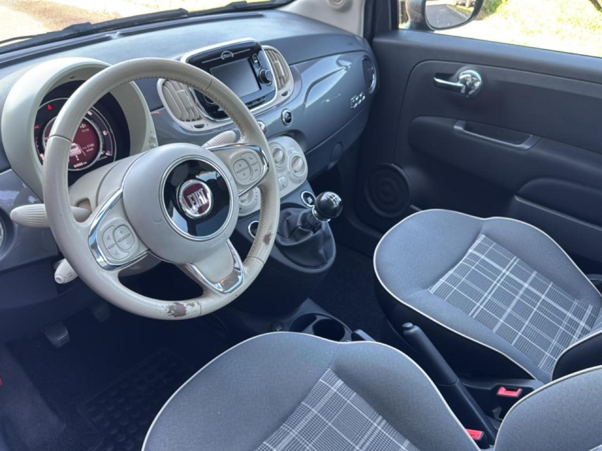 Fiat 500 1.2 8V 69 LOUNGE (2017) - Photo 11