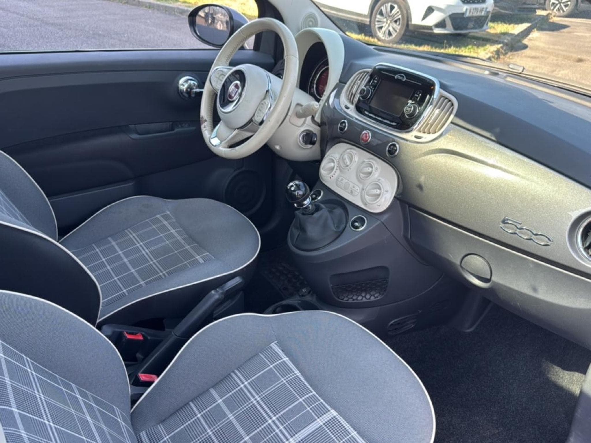 Fiat 500 1.2 8V 69 LOUNGE (2017) - Photo 14
