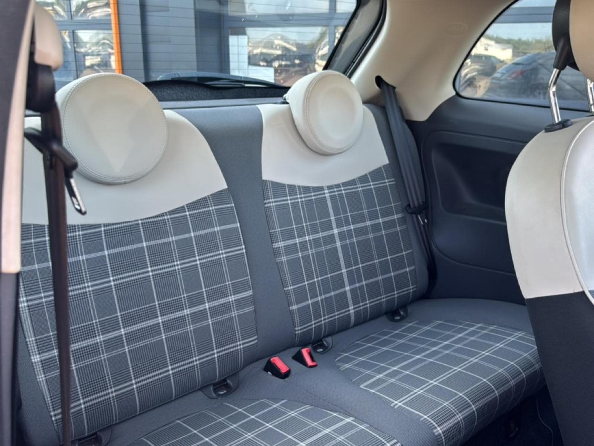 Fiat 500 1.2 8V 69 LOUNGE (2017) - Photo 15