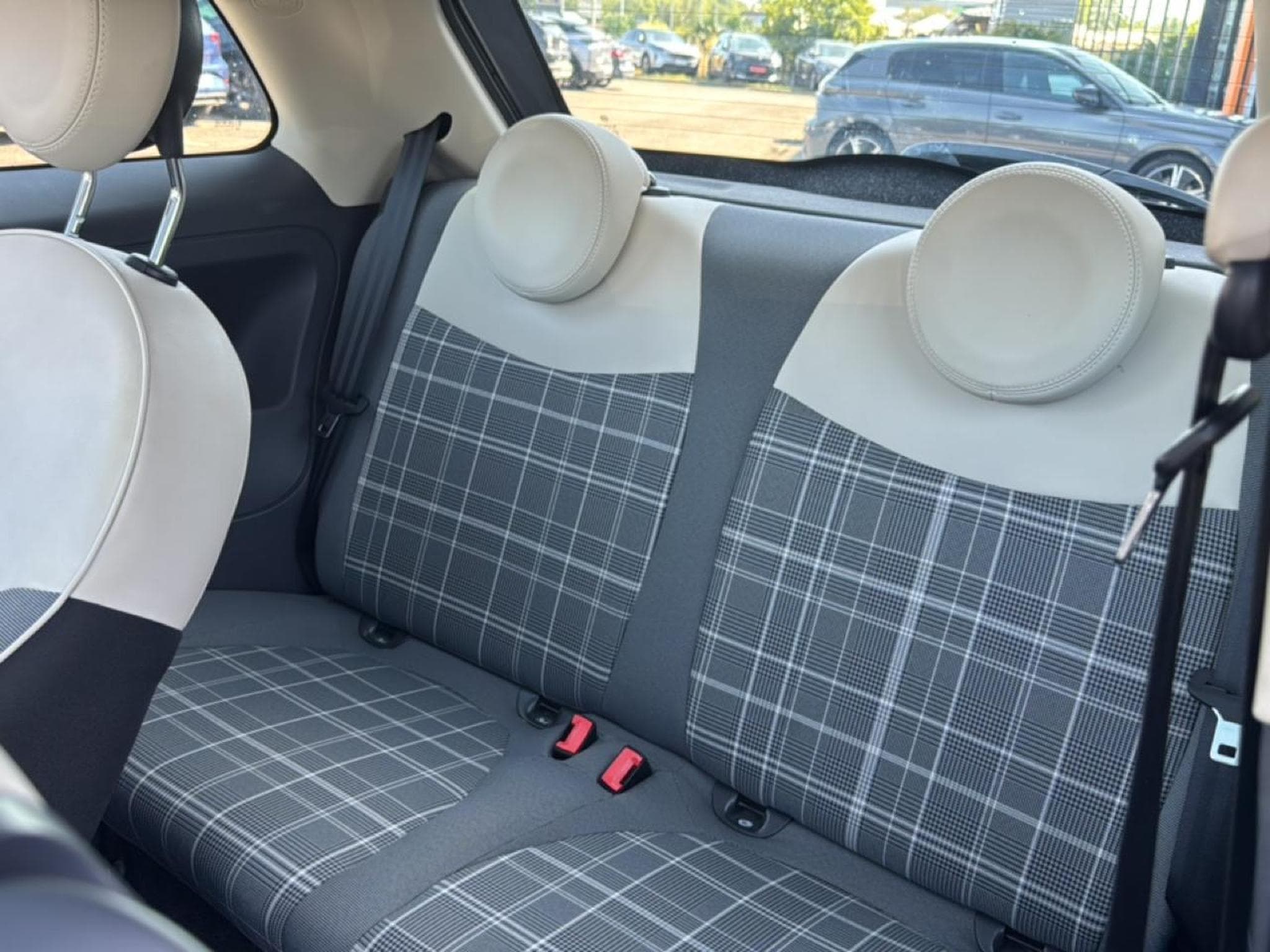 Fiat 500 1.2 8V 69 LOUNGE (2017) - Photo 16