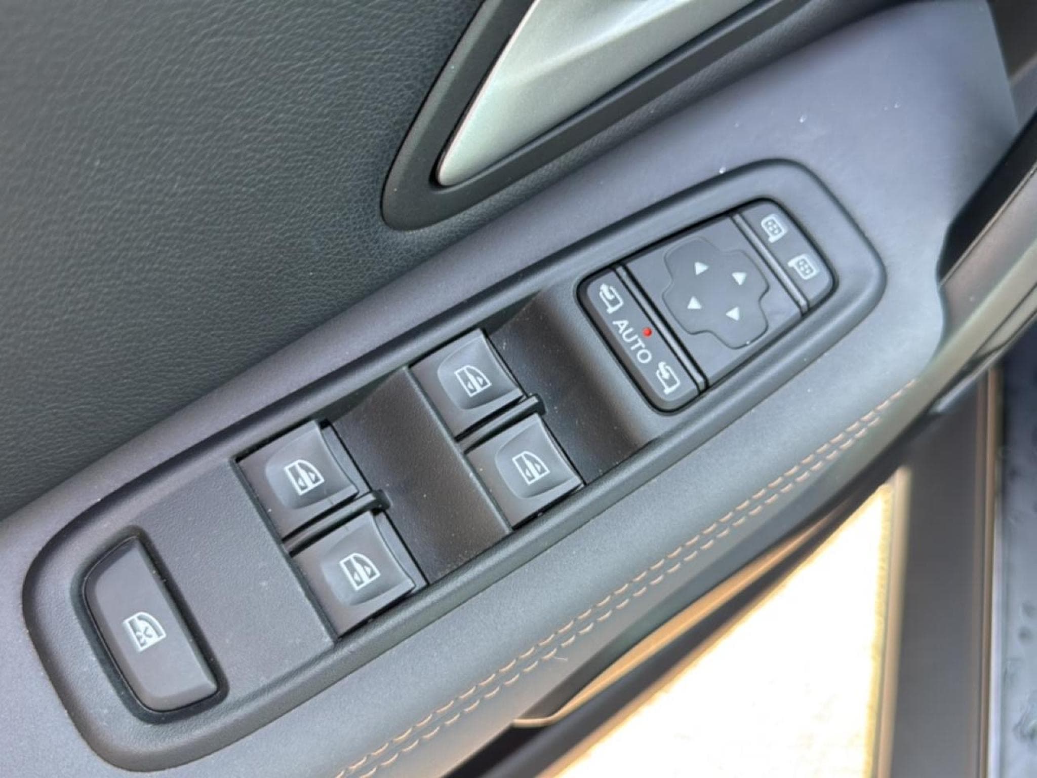 Dacia DUSTER 1.0 ECO-G 100 EXTREME (2024) - Photo 10