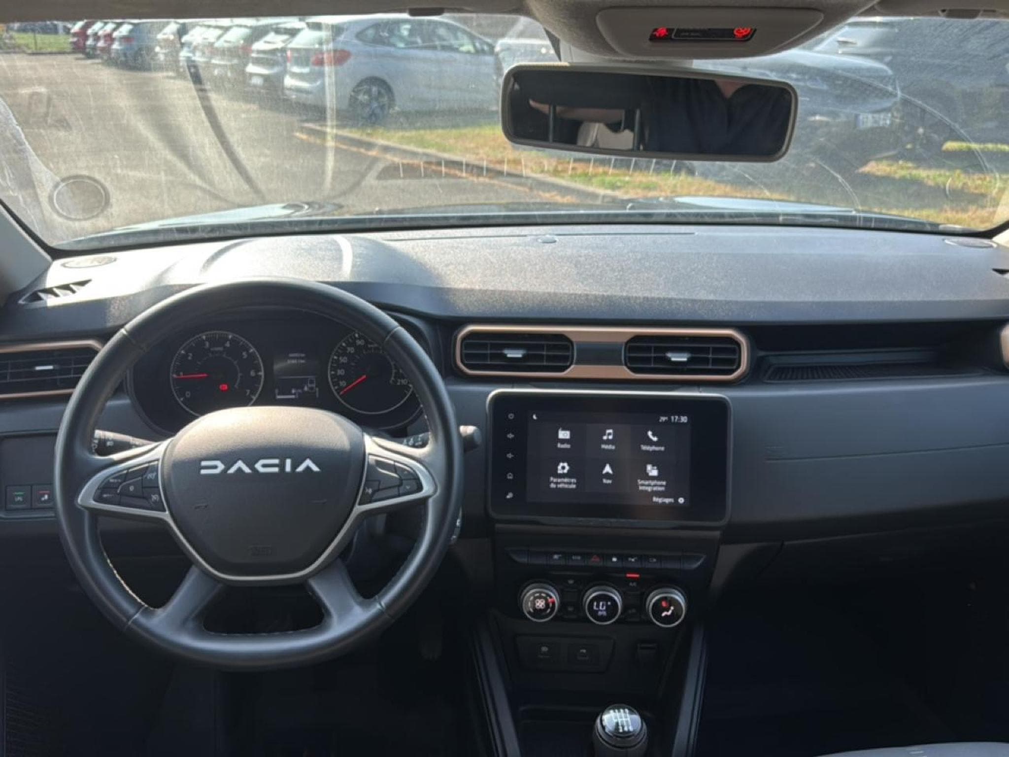 Dacia DUSTER 1.0 ECO-G 100 EXTREME (2024) - Photo 17