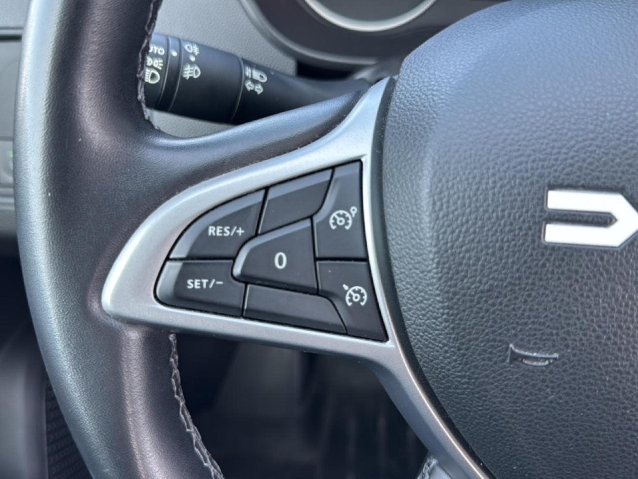 Dacia DUSTER 1.0 ECO-G 100 EXTREME (2024) - Photo 18