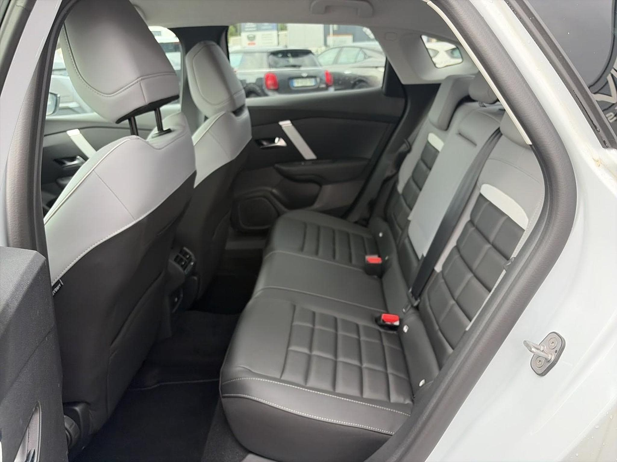 Citroen C4 X 1.2 HYBRIDE 145 MAX E-DCS6 (2025) - Photo 13