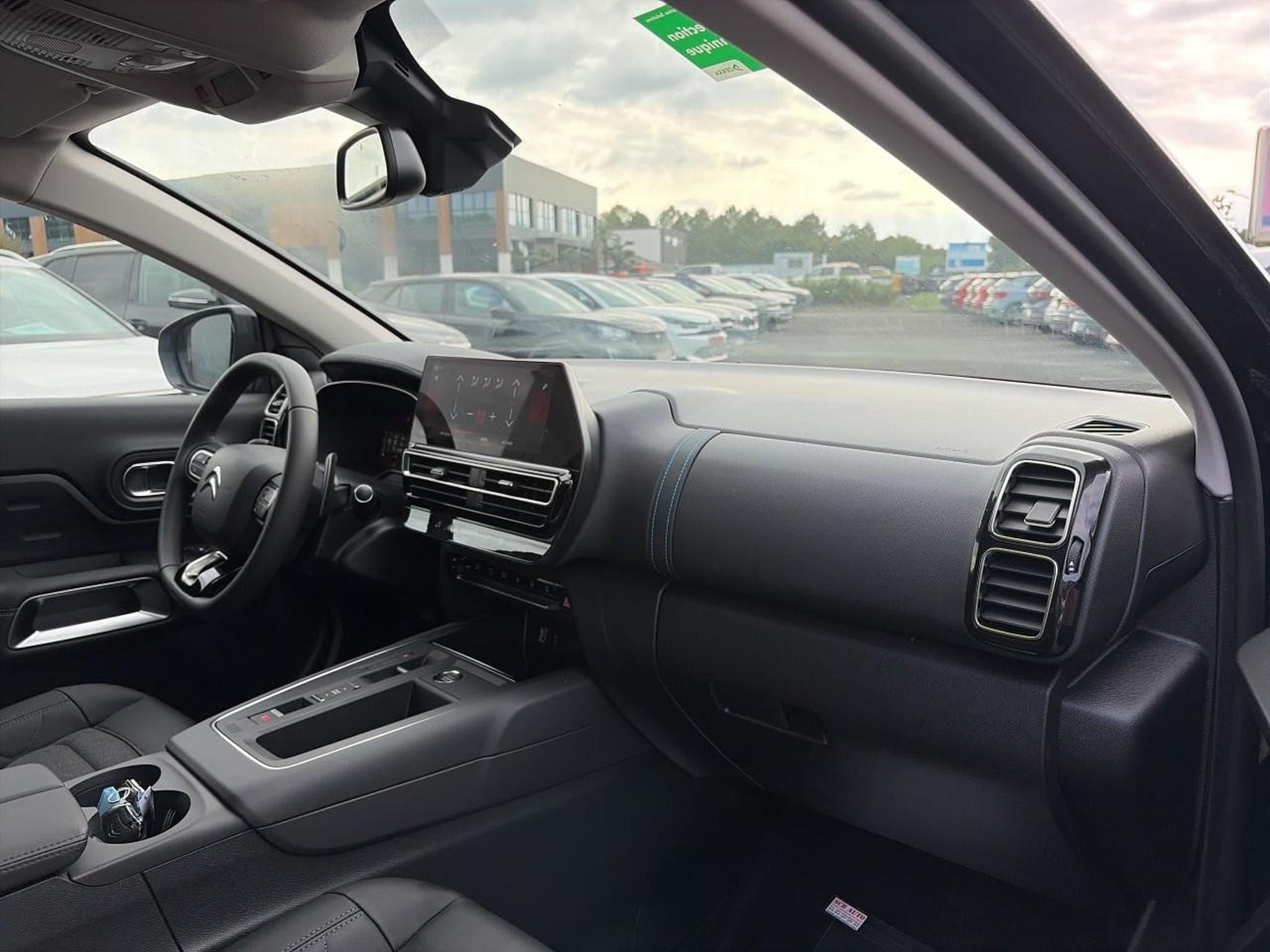 Citroen C5 AIRCROSS 1.2 HYBRIDE 145 MAX BOITE AUTOMATIQUE (2025) - Photo 16