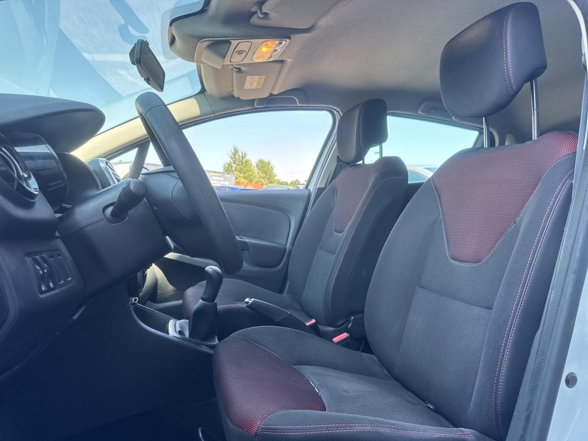 Renault CLIO IV 0.9 TCE 90 TREND ECO (2015) - Photo 12