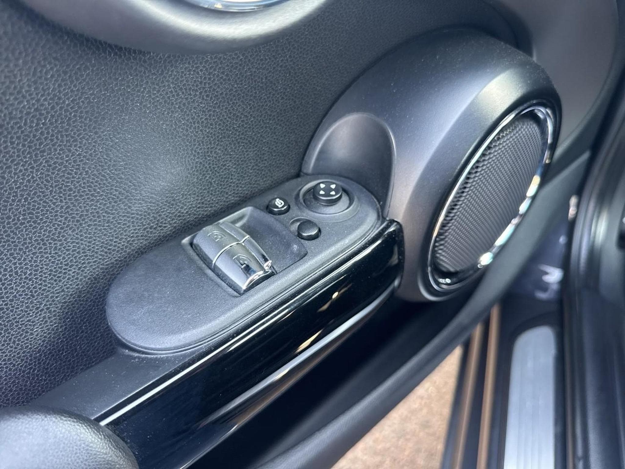 Mini MINI COOPER S 192 BVA7 (2018) - Photo 11