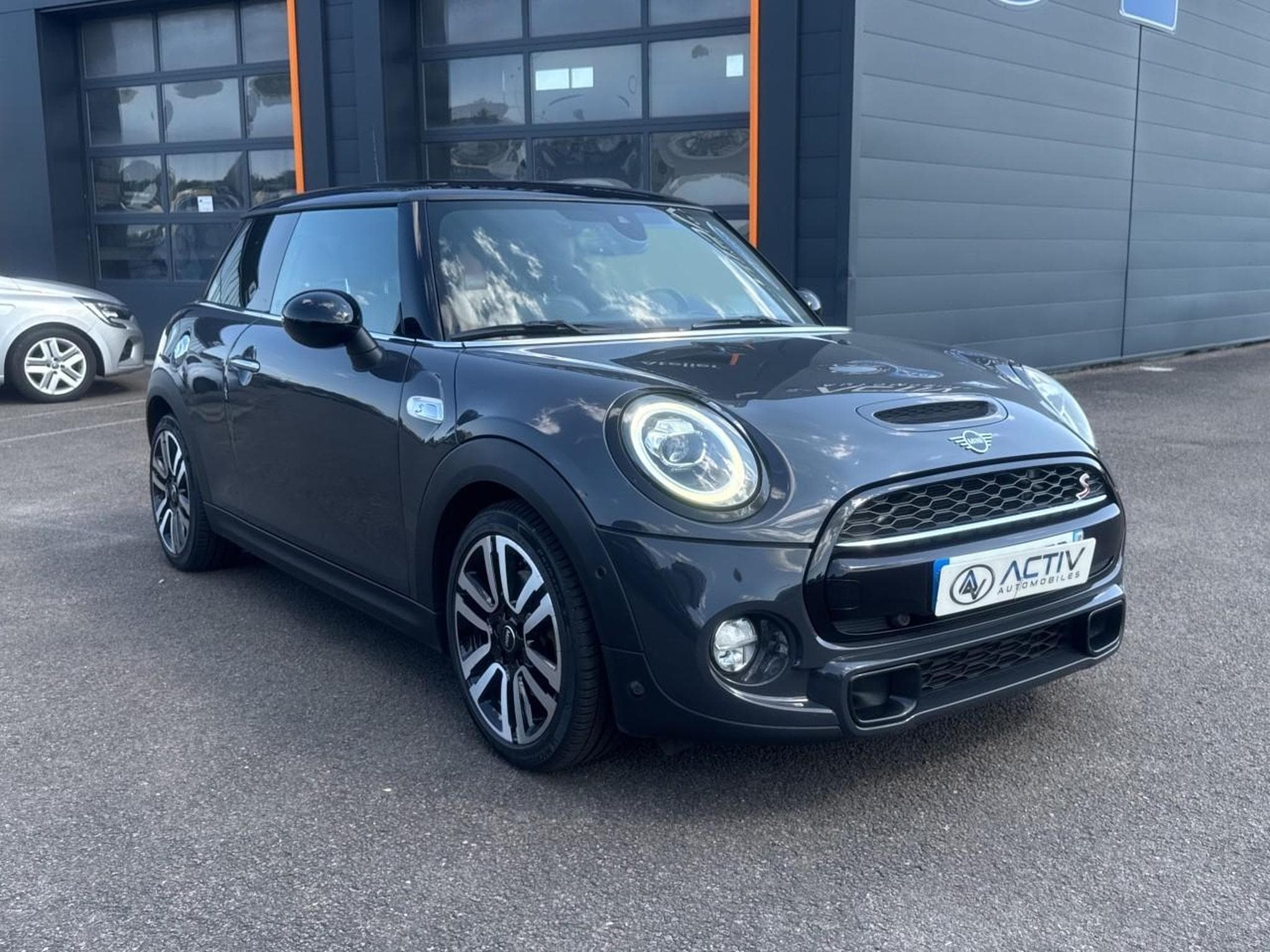 Mini MINI COOPER S 192 BVA7 (2018) - Photo 3