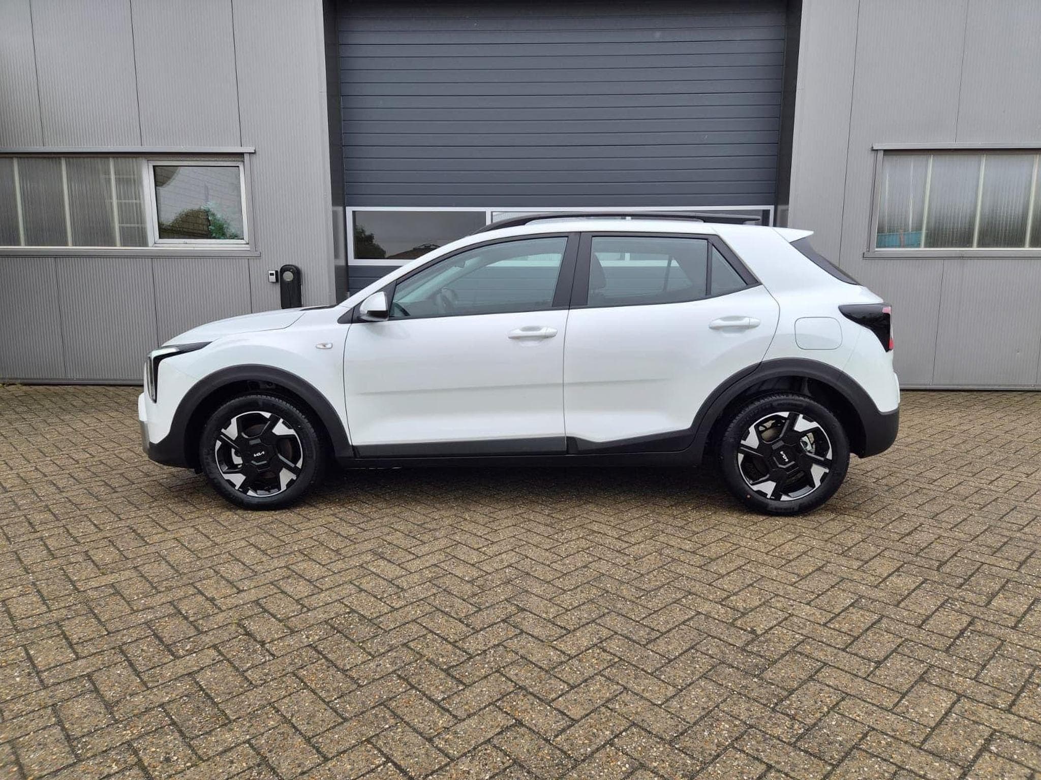 Kia Stonic Standard (2026) - Photo 2