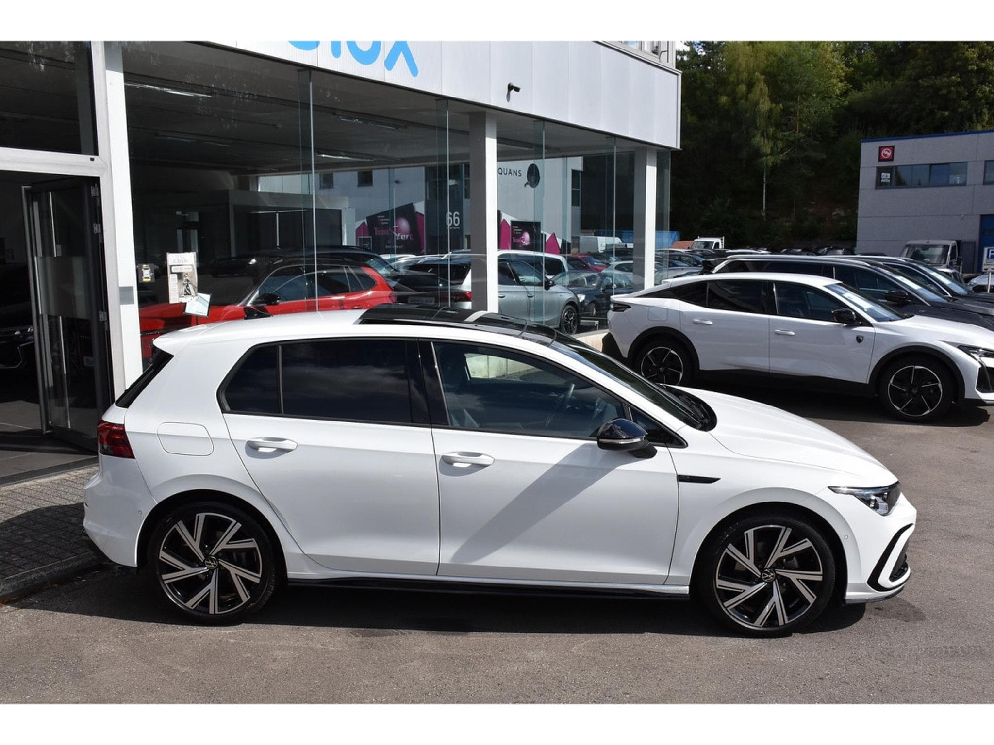 VW Golf 1.5 eTSI R-Line DSG TO ATT RMQ TRAVEL PARK CAM KEYLESS (2024) - Foto 3
